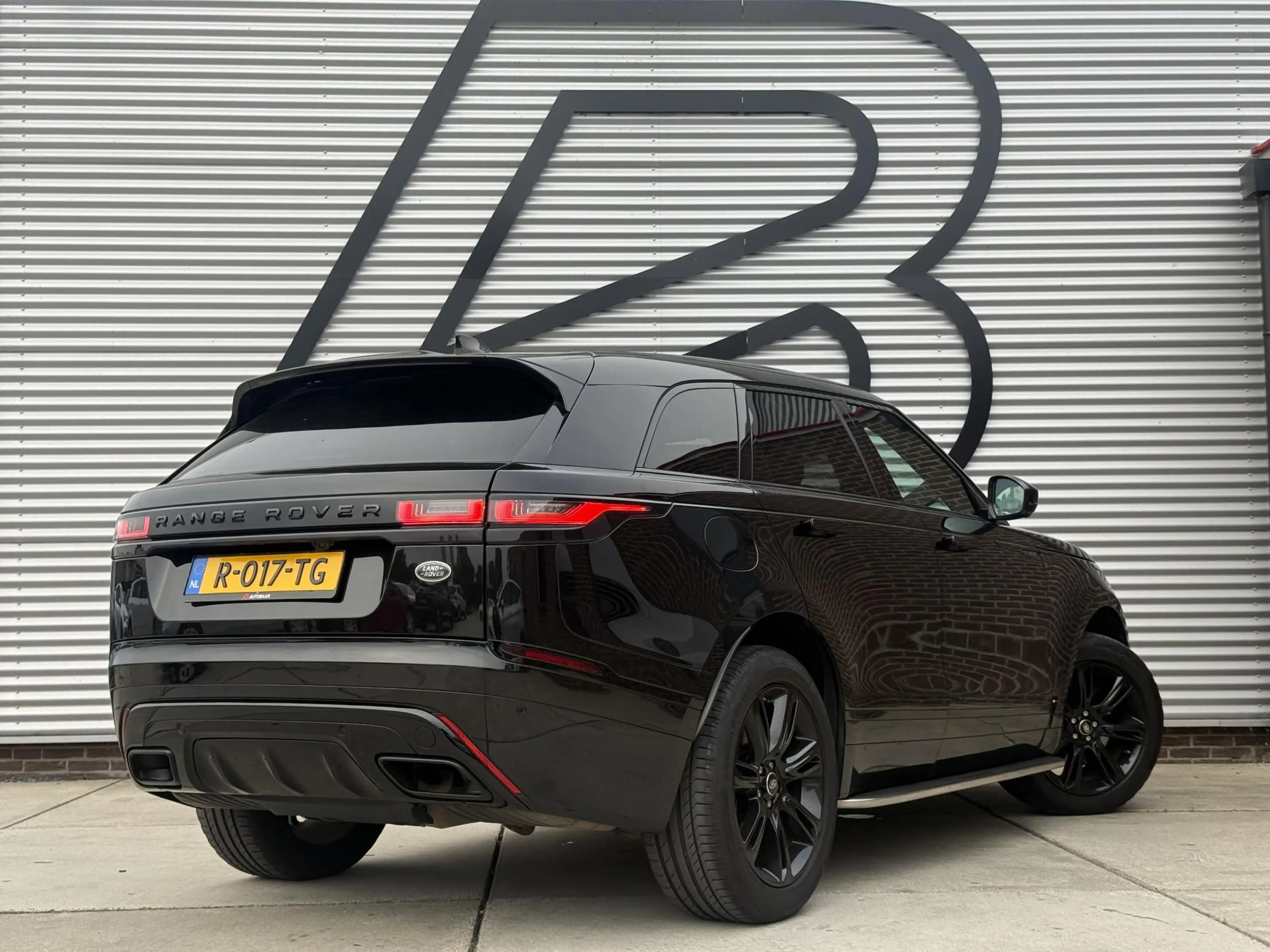 Land Rover Range Rover Velar 2.0 P300 Turbo AWD R-Dynamic HSE Pano|Navi|Carplay — photo 3