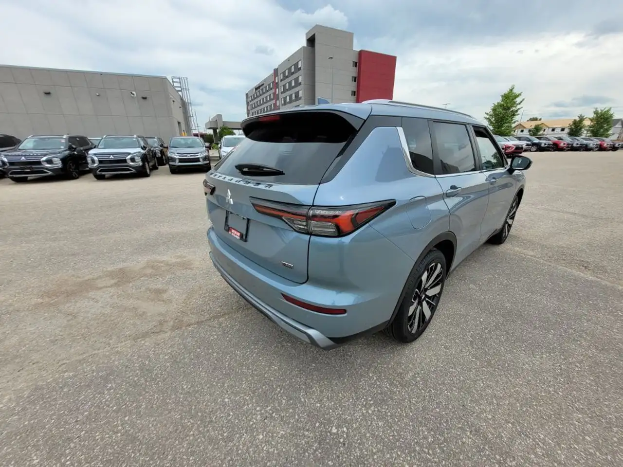 Mitsubishi Outlander снимка Mitsubishi Outlander