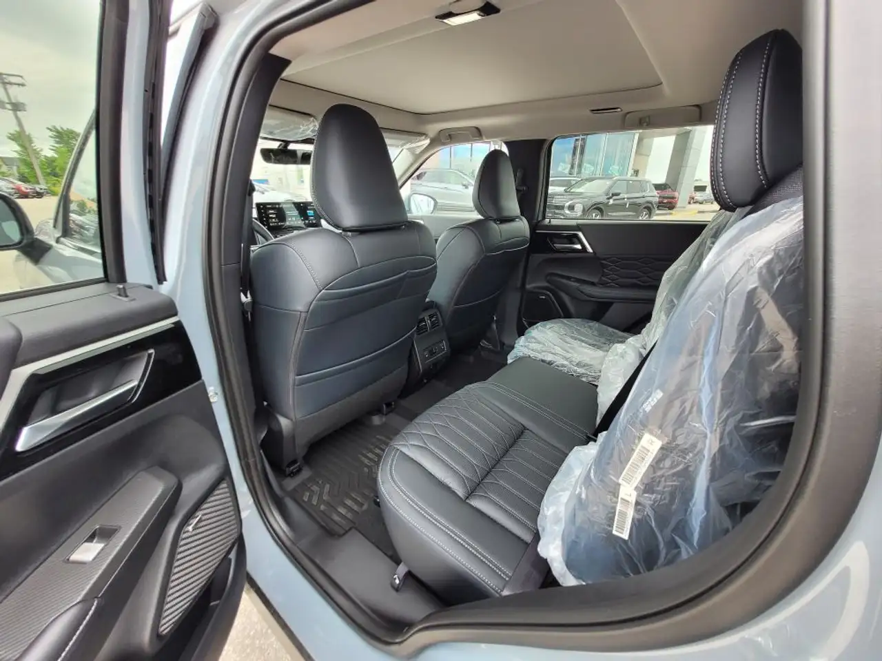 Mitsubishi Outlander снимка Mitsubishi Outlander