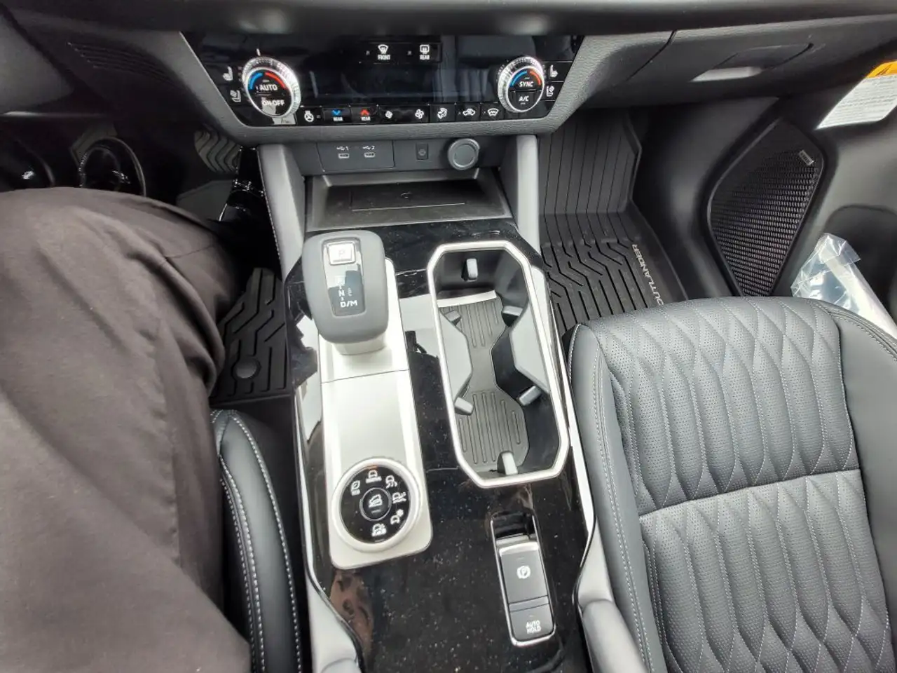 Mitsubishi Outlander снимка Mitsubishi Outlander
