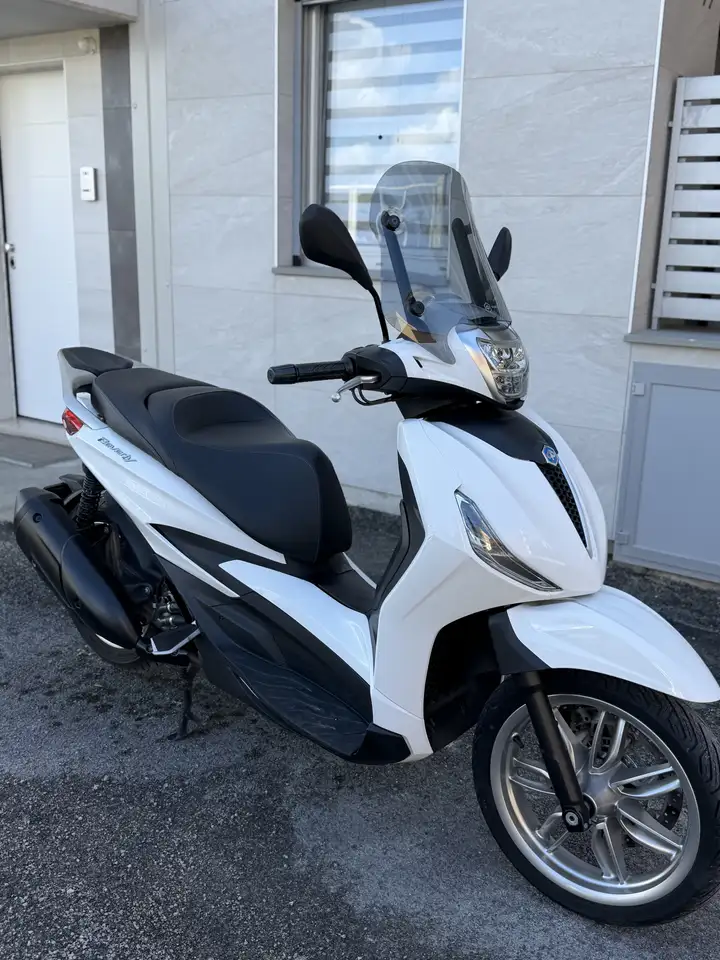 Piaggio Beverly 300