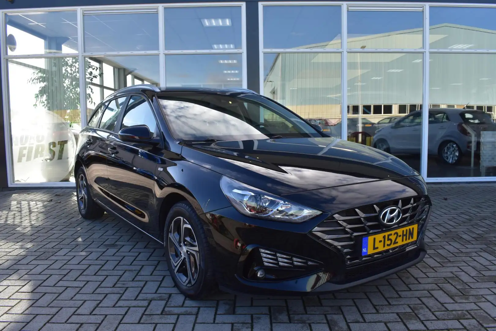 Hyundai i30 Wagon 1.0 T-GDi MHEV Comfort|Camera|Apple carplay/ Zwart - 2