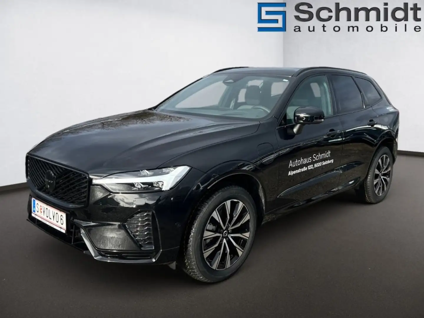 Volvo XC60 Black Edition Ultra, T6 AWD Plug-in Hybrid, Elektrisch/Benzi Zwart - 2