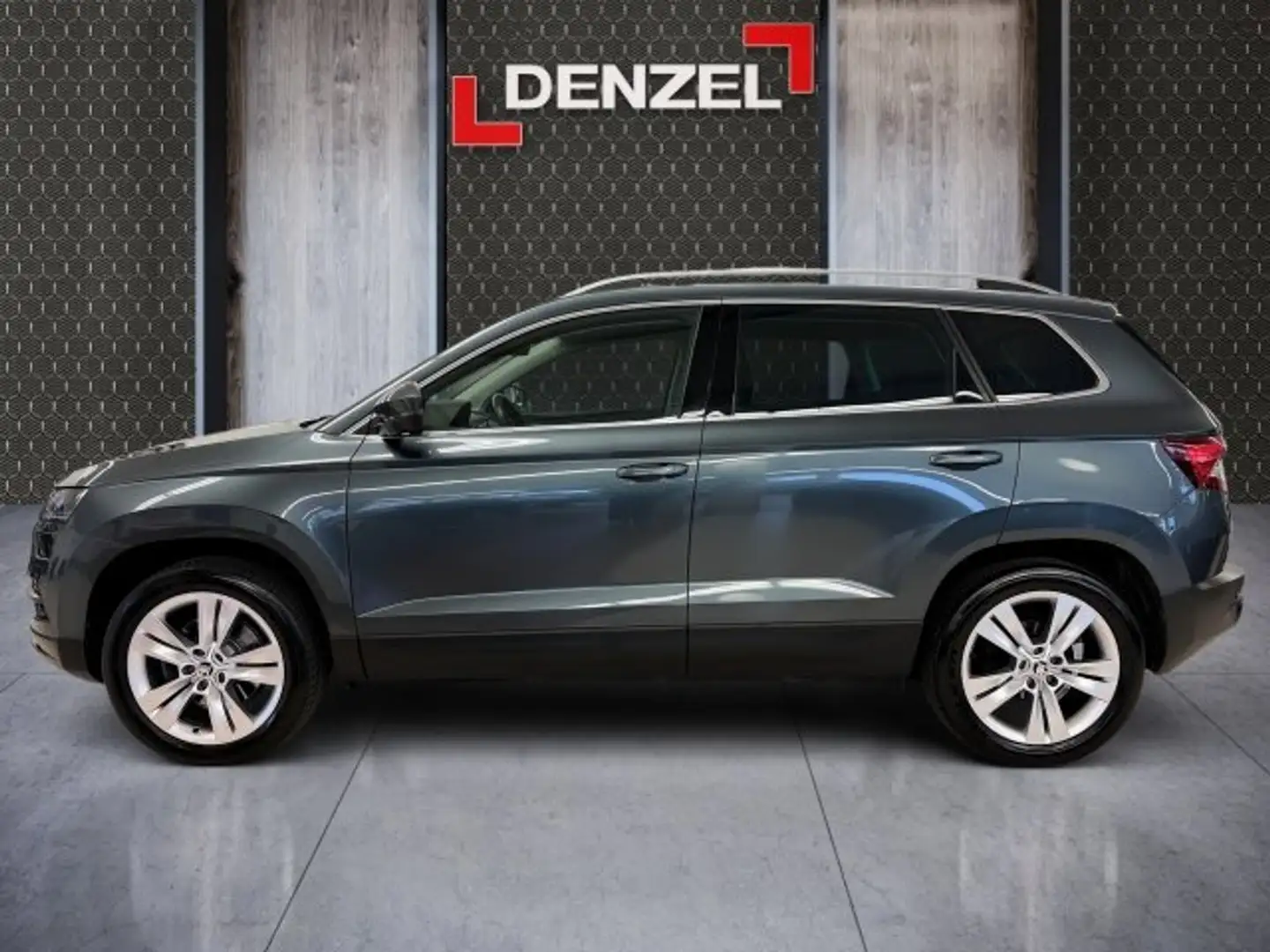 Skoda Karoq 2,0 TDI SCR 4x Grau - 2