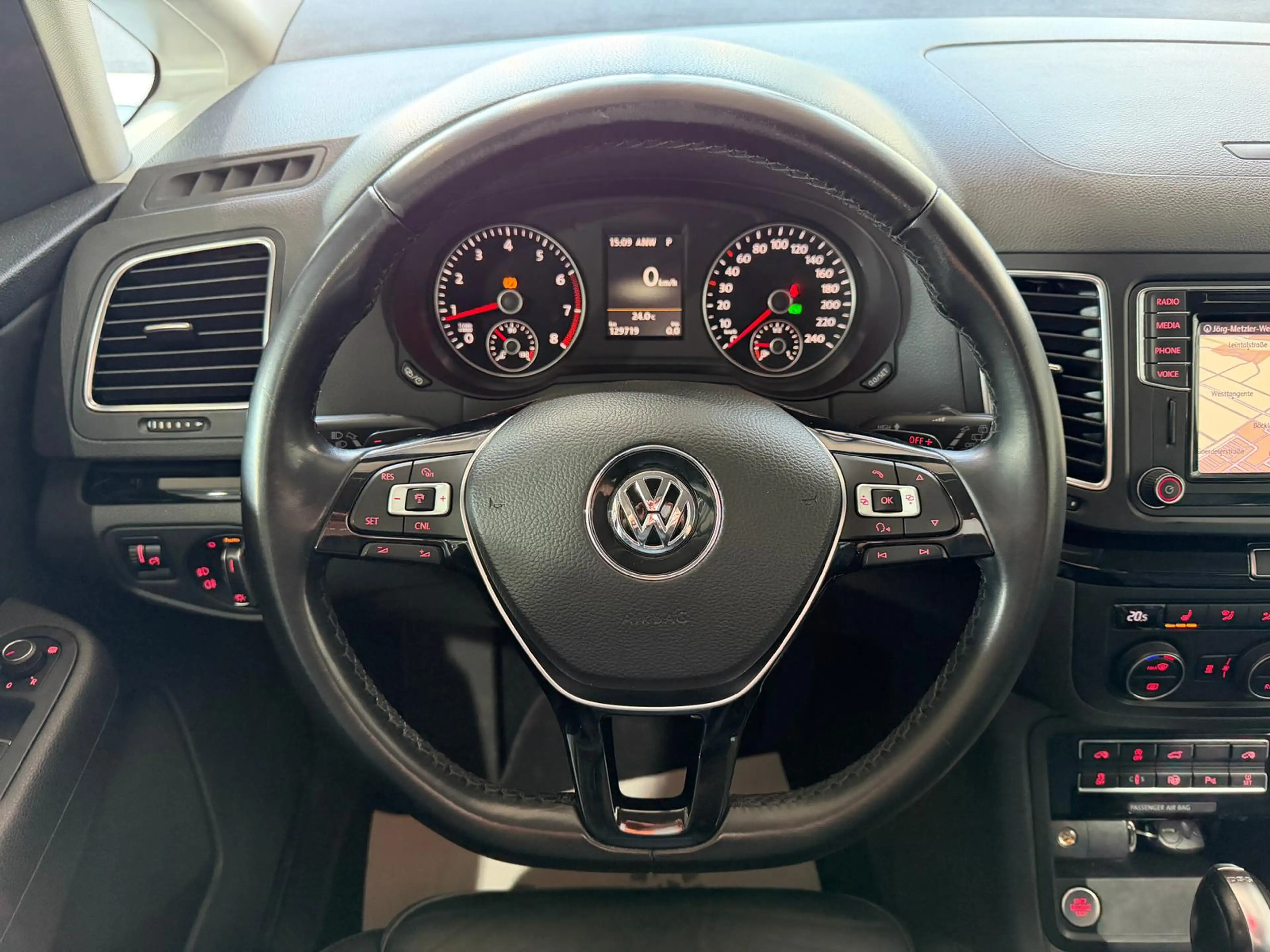 Volkswagen Sharan Highline 2.0TSI DSG 7-Sitzer XEN KAM HIFI — photo 17