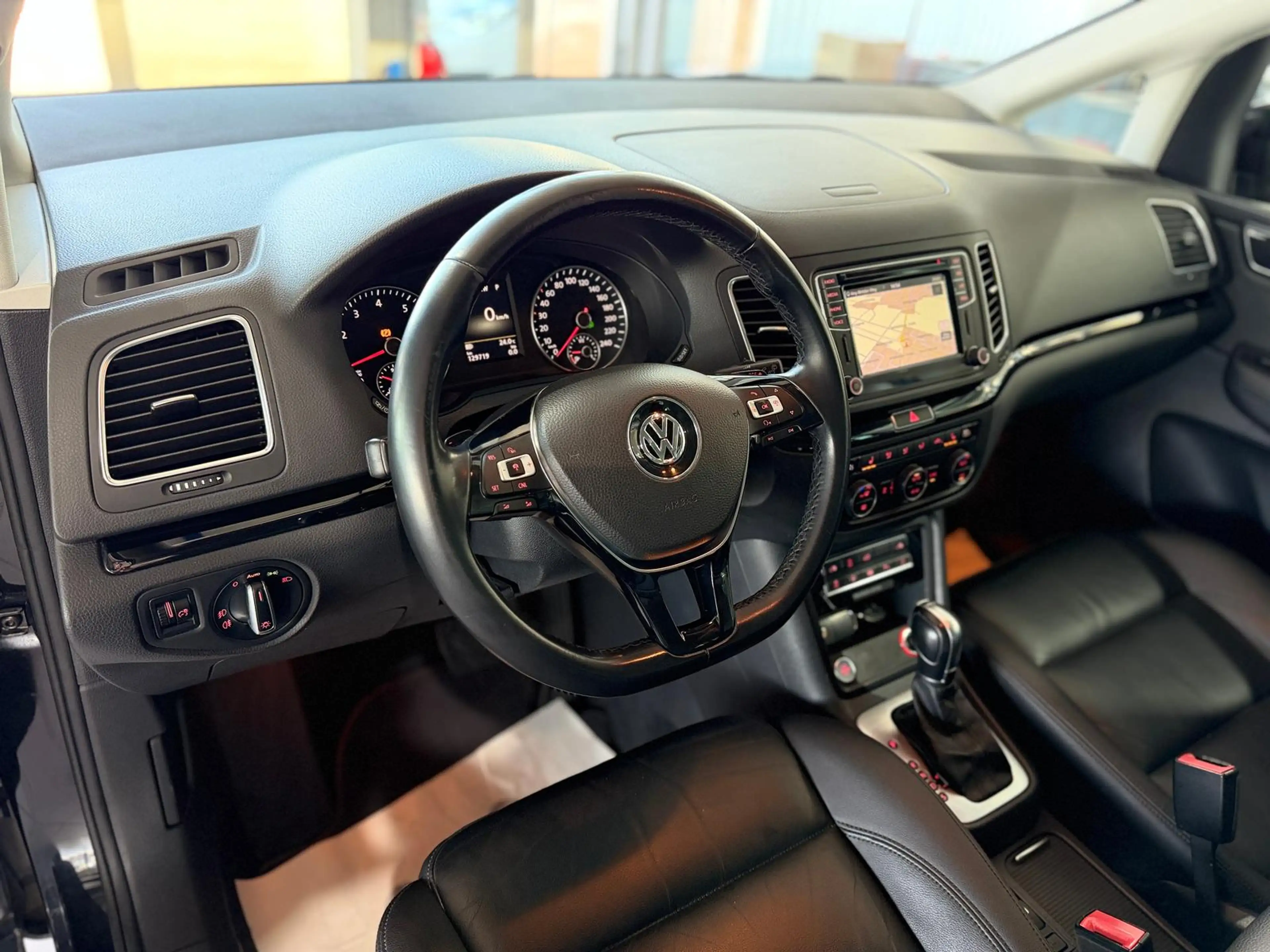Volkswagen Sharan Highline 2.0TSI DSG 7-Sitzer XEN KAM HIFI — photo 12