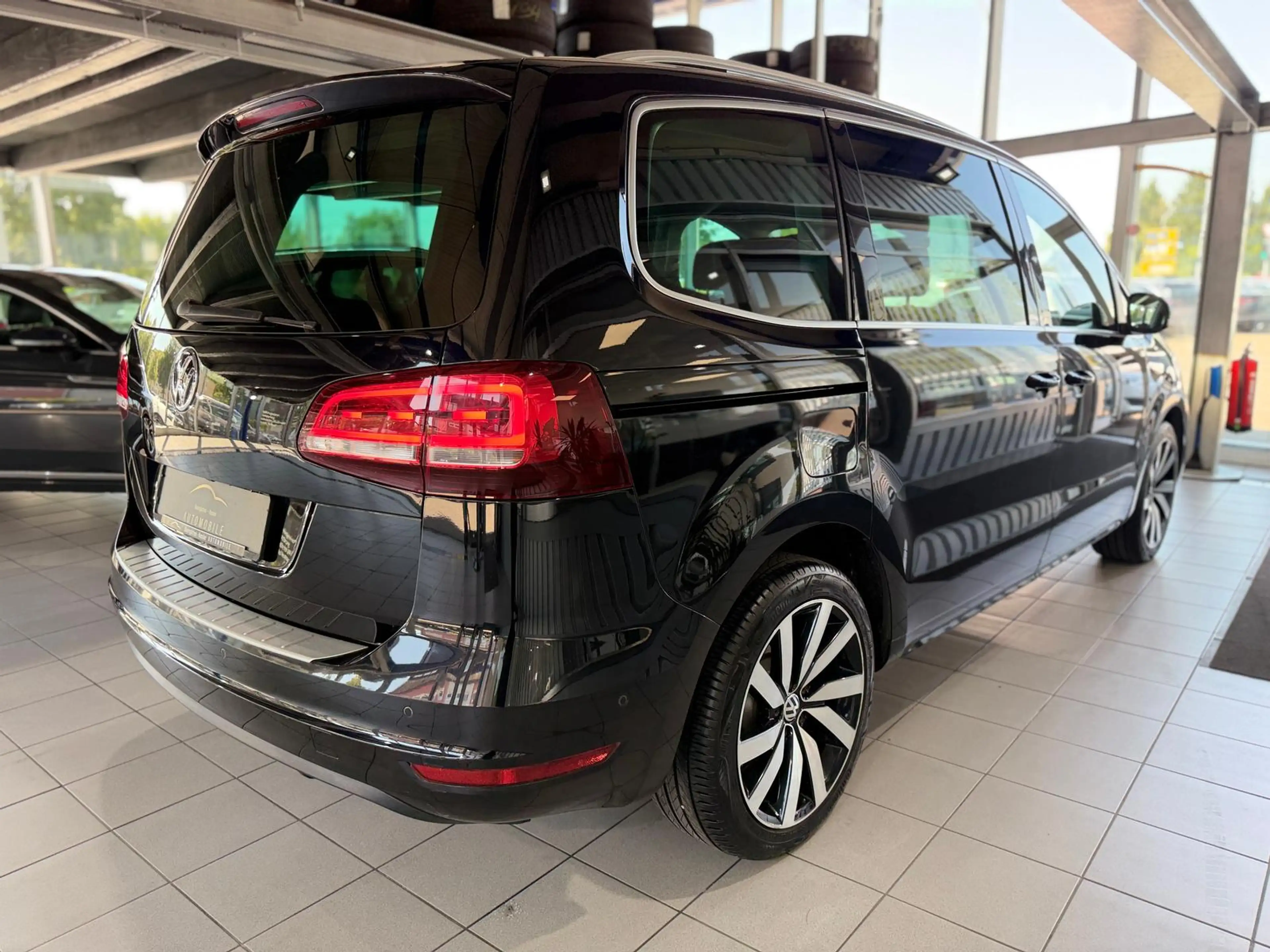 Volkswagen Sharan Highline 2.0TSI DSG 7-Sitzer XEN KAM HIFI — photo 9