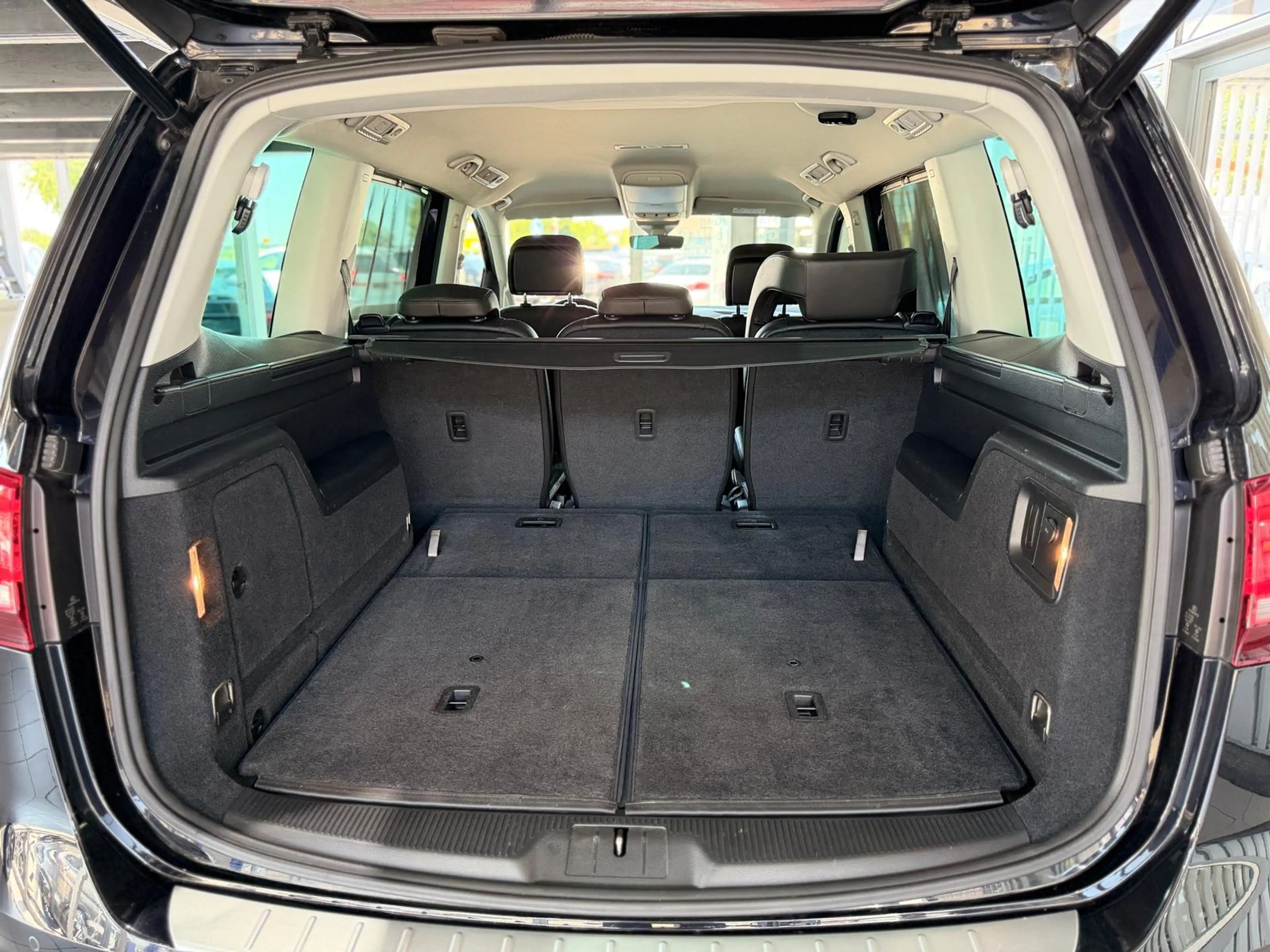 Volkswagen Sharan Highline 2.0TSI DSG 7-Sitzer XEN KAM HIFI — photo 27