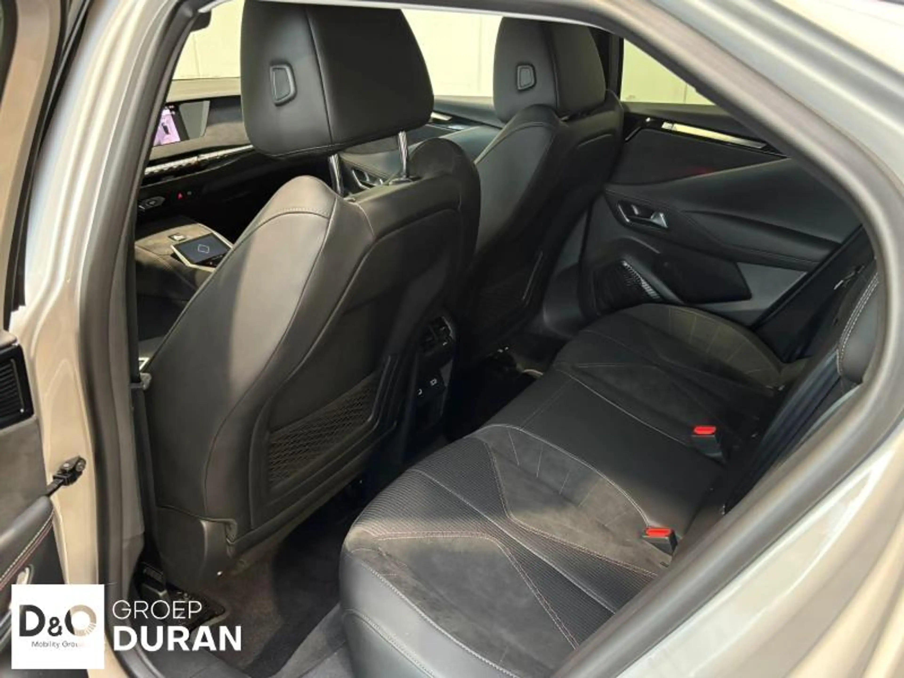 DS Automobiles DS 4 Crossback Performance Line + E-TENSE — photo 10