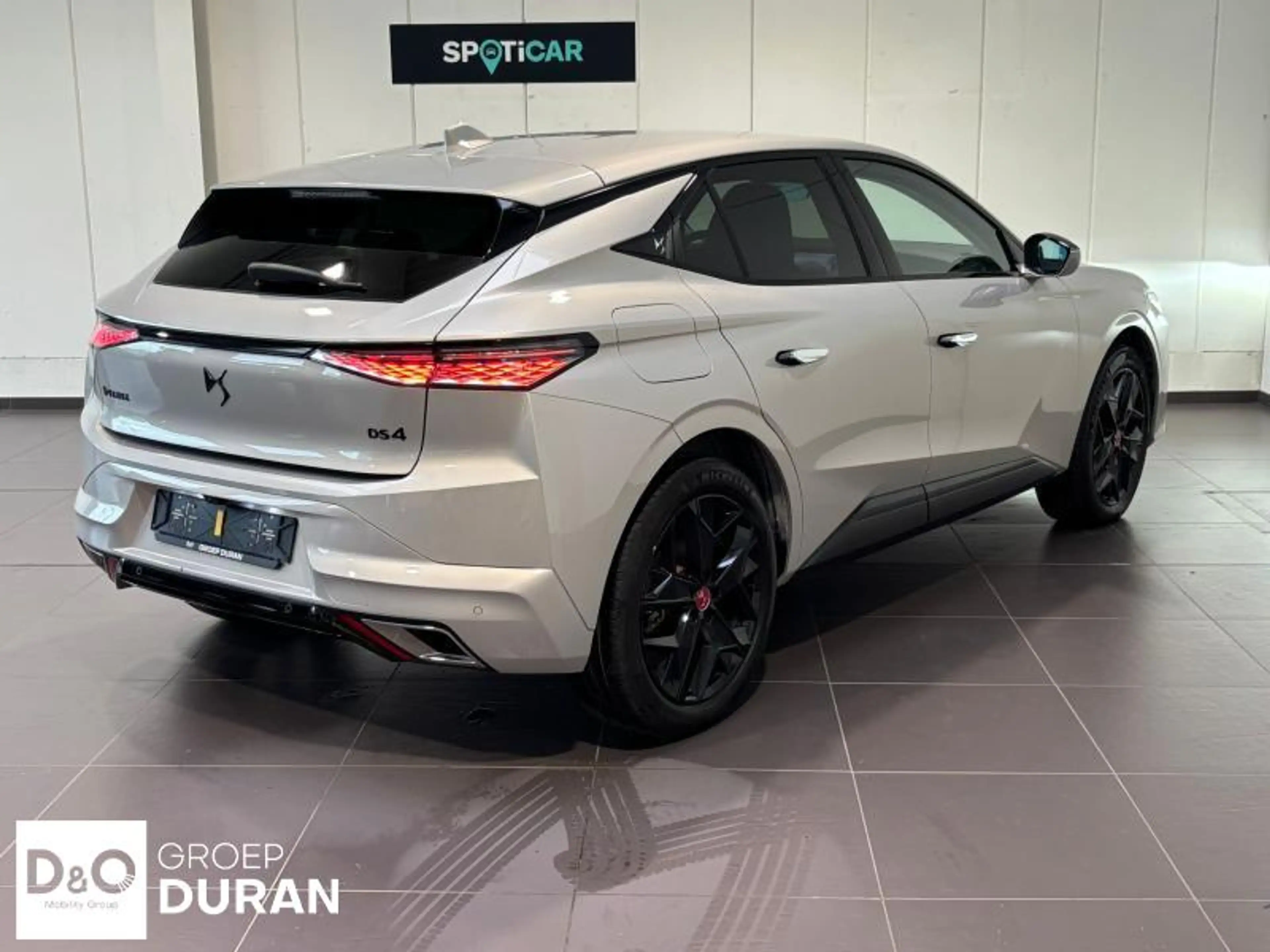 DS Automobiles DS 4 Crossback Performance Line + E-TENSE — photo 6