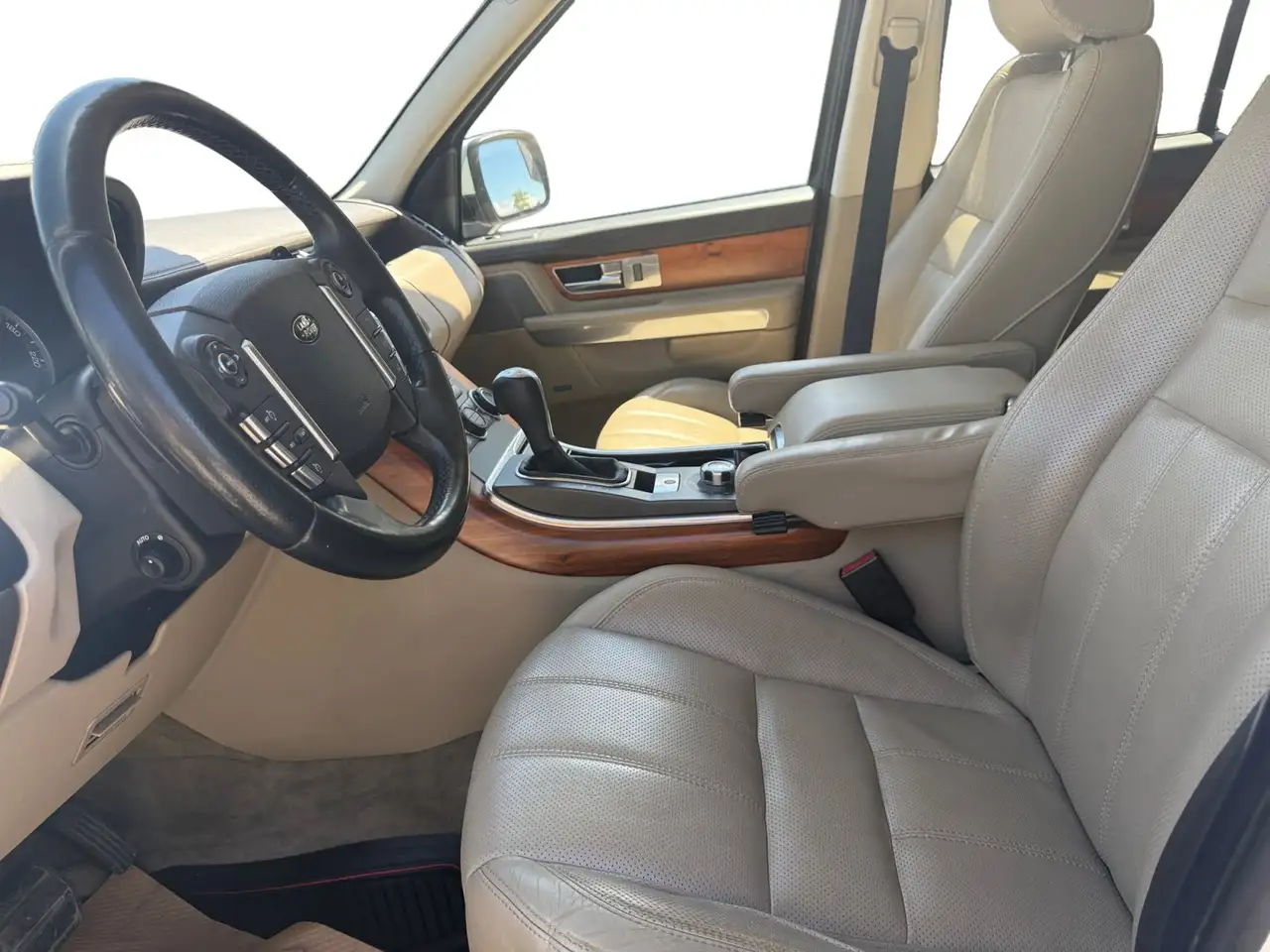 Land Rover Range Rover Sport photo Land Rover Range Rover Sport