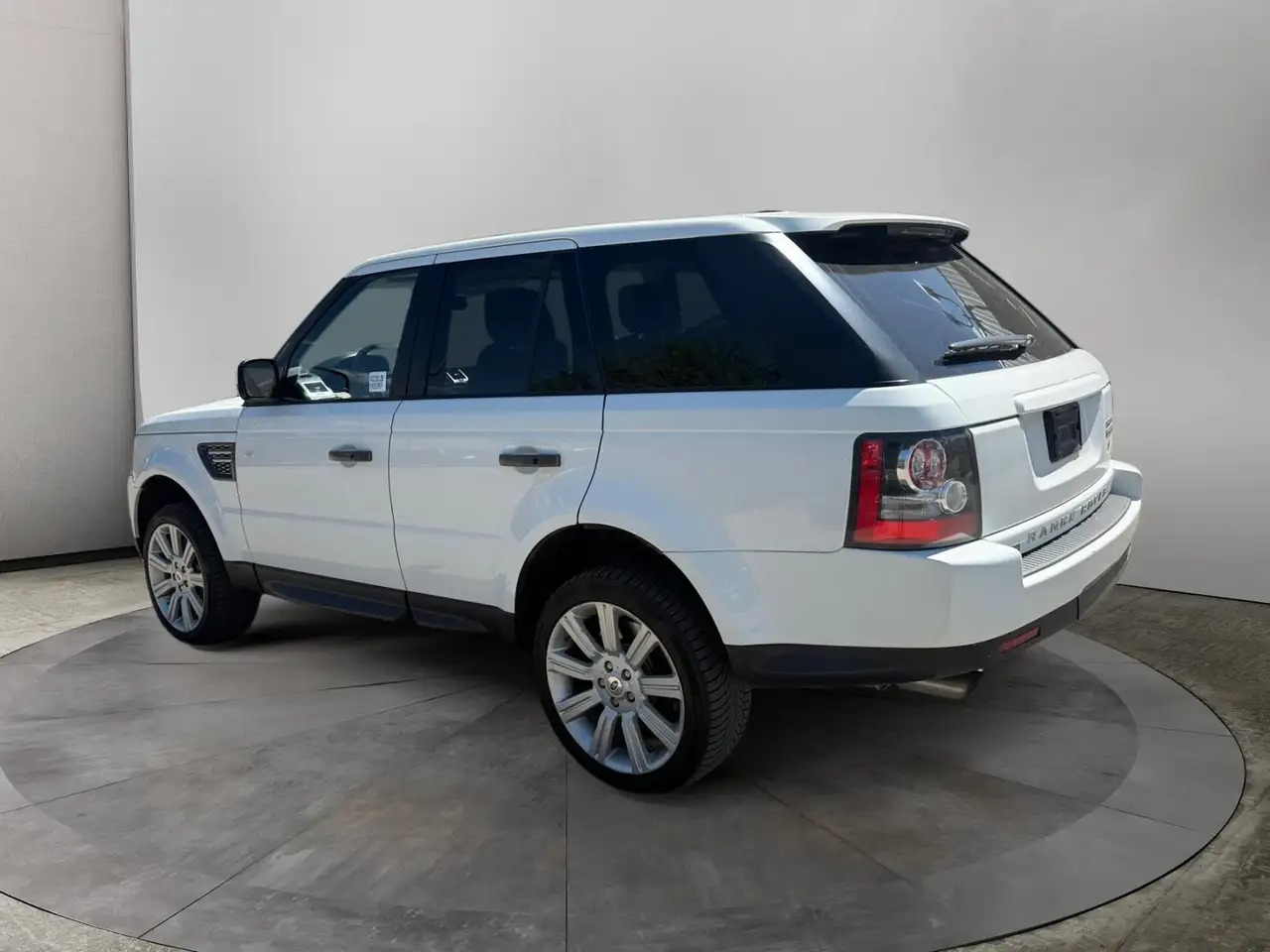 Land Rover Range Rover Sport photo Land Rover Range Rover Sport