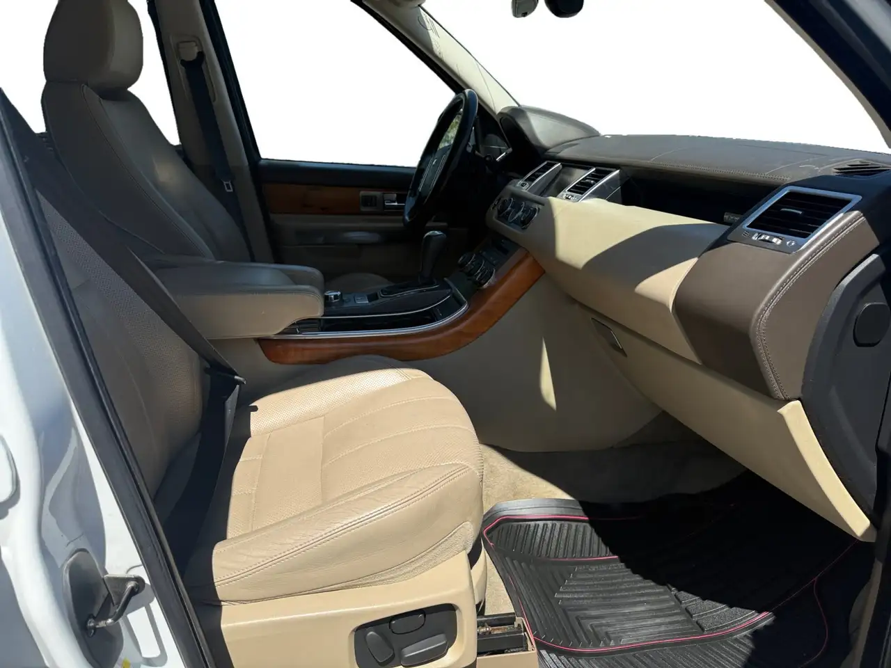 Land Rover Range Rover Sport photo Land Rover Range Rover Sport
