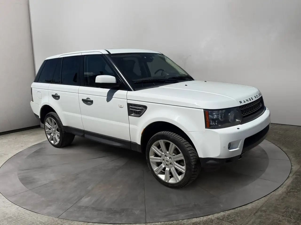 Land Rover Range Rover Sport photo Land Rover Range Rover Sport