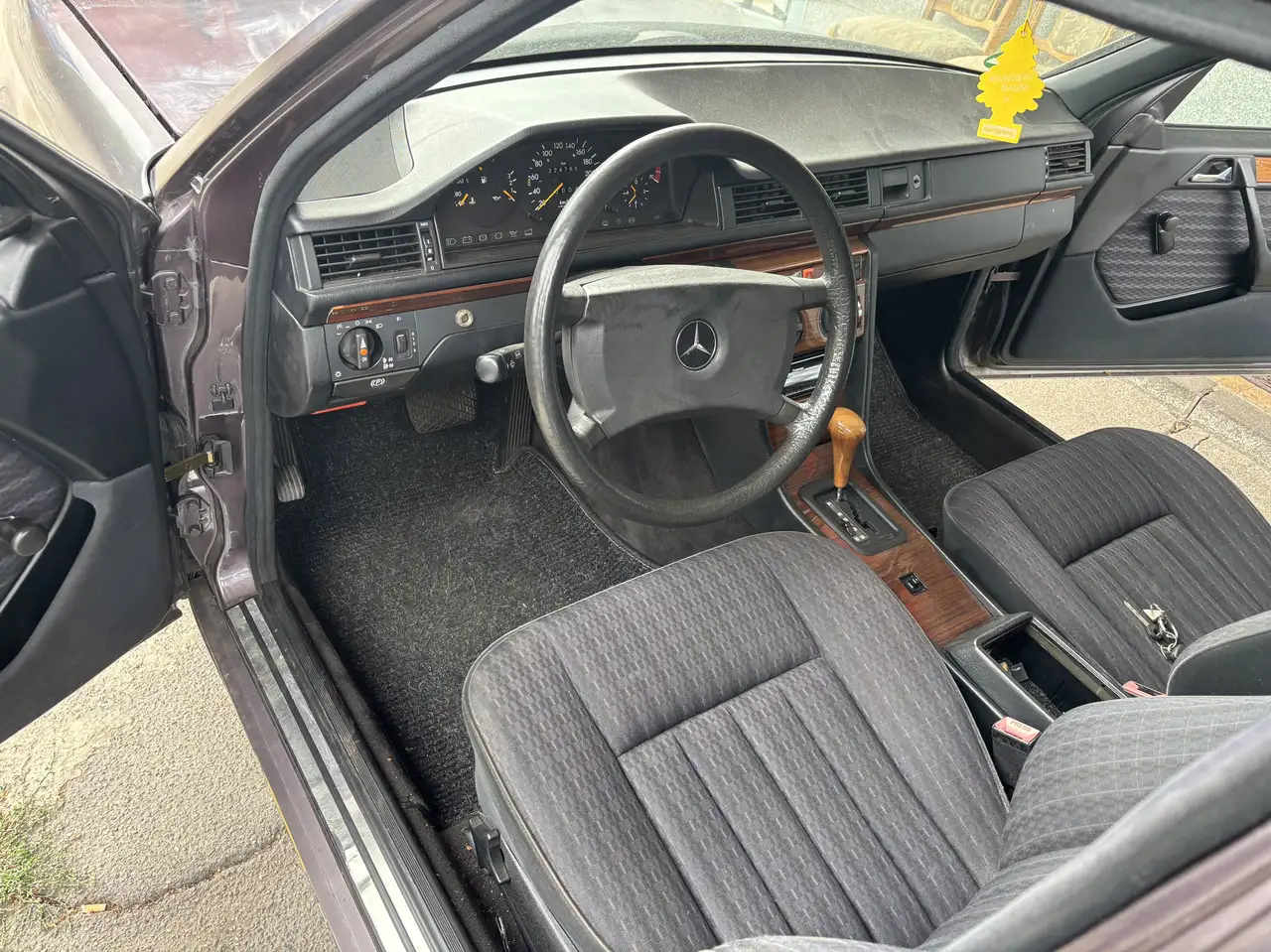 Mercedes-Benz E 260 4Matic, foto 1
