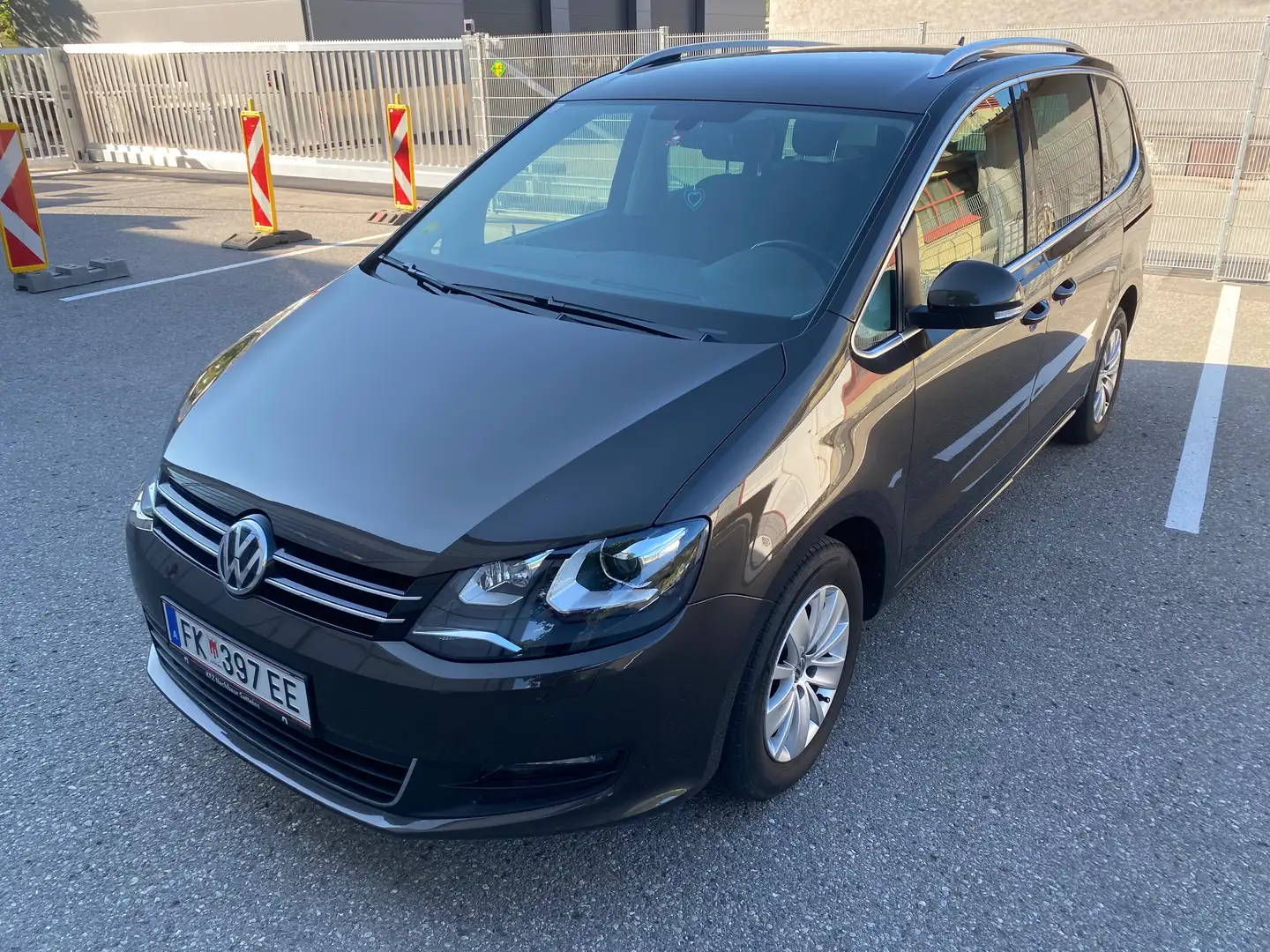 Volkswagen Sharan Sharan 20 Jahre Edition SCR 2,0 TDI Business Braun - 1