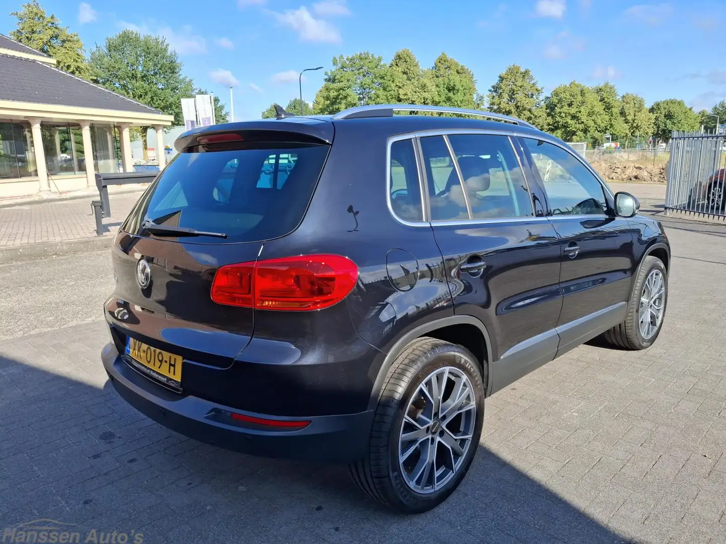 Volkswagen Tiguan 1.4 TSI Sport&Style Zwart - 2