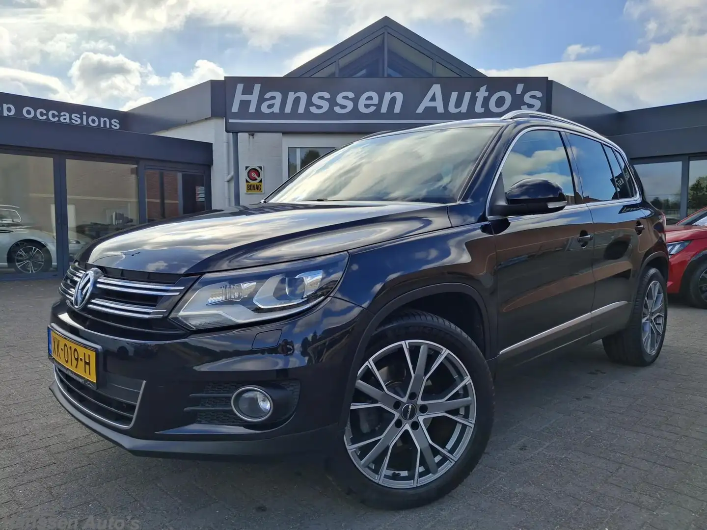 Volkswagen Tiguan 1.4 TSI Sport&Style Zwart - 1