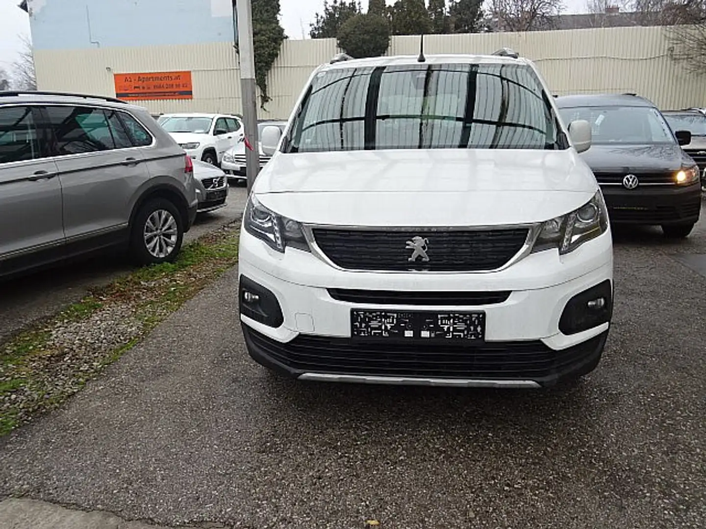 Peugeot Rifter 1,5 BlueHDI 100 S&S Active Weiß - 1