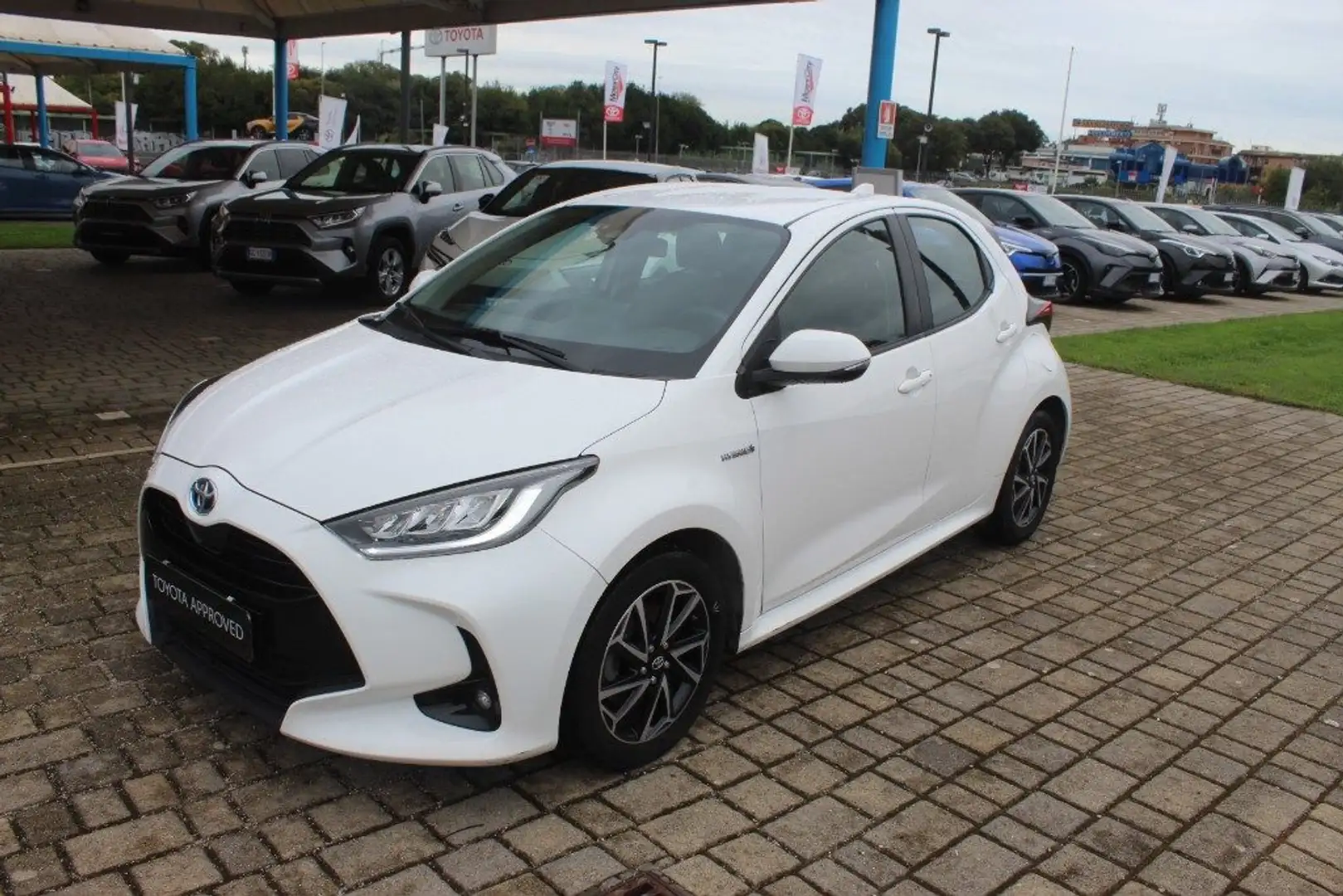 Toyota Yaris 1.5 Hybrid 5 porte Trend Bianco - 1