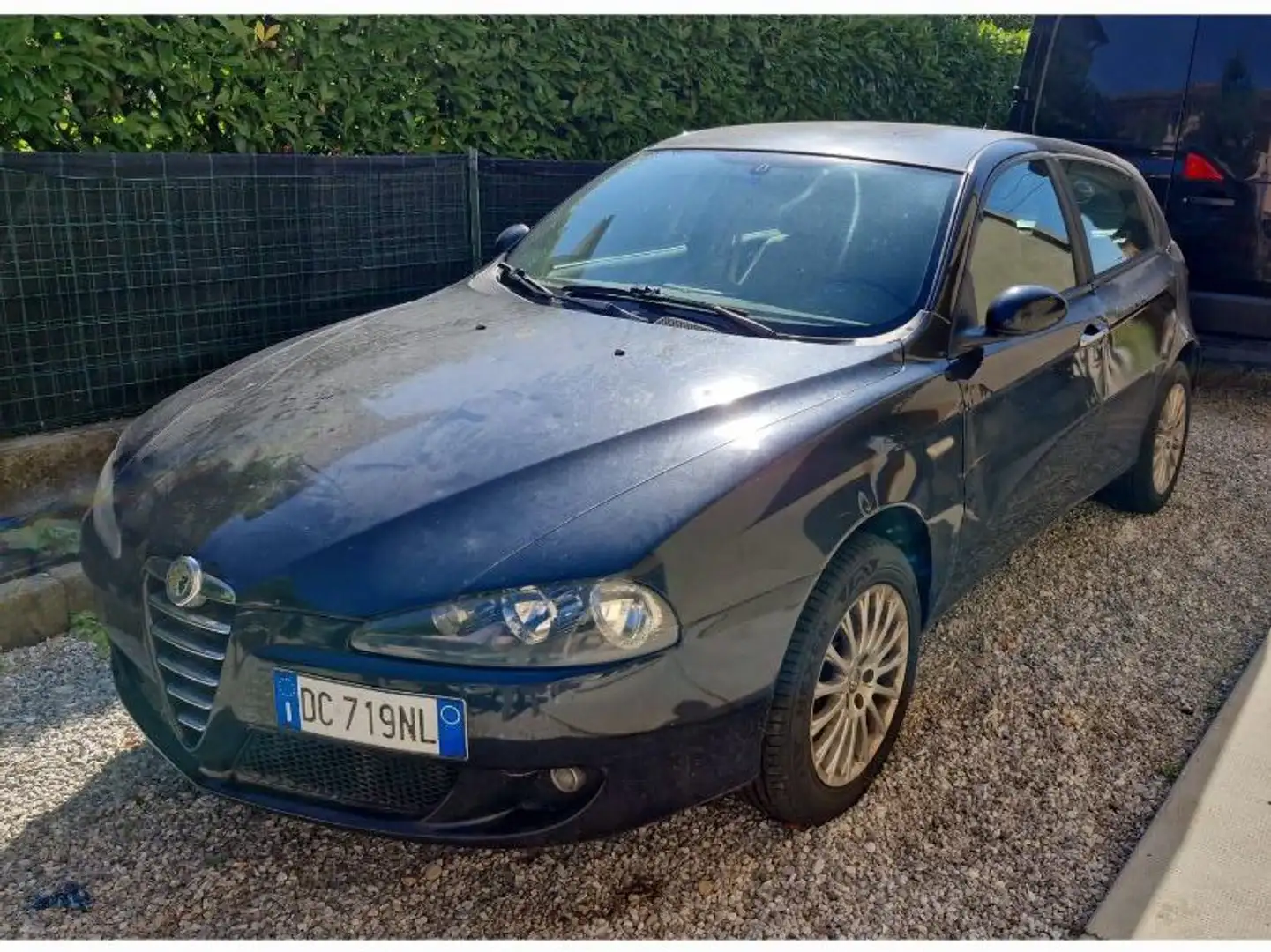 Alfa Romeo 147 147 II 2004 5p 1.9 jtd Distinctive 120cv Nero - 1