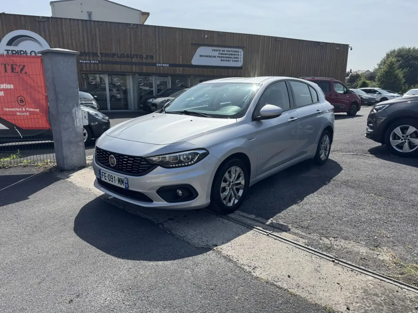 Fiat Tipo 1.6 MultiJet - 120 S\u0026S Lounge Gps + Camera AR Gris - 1