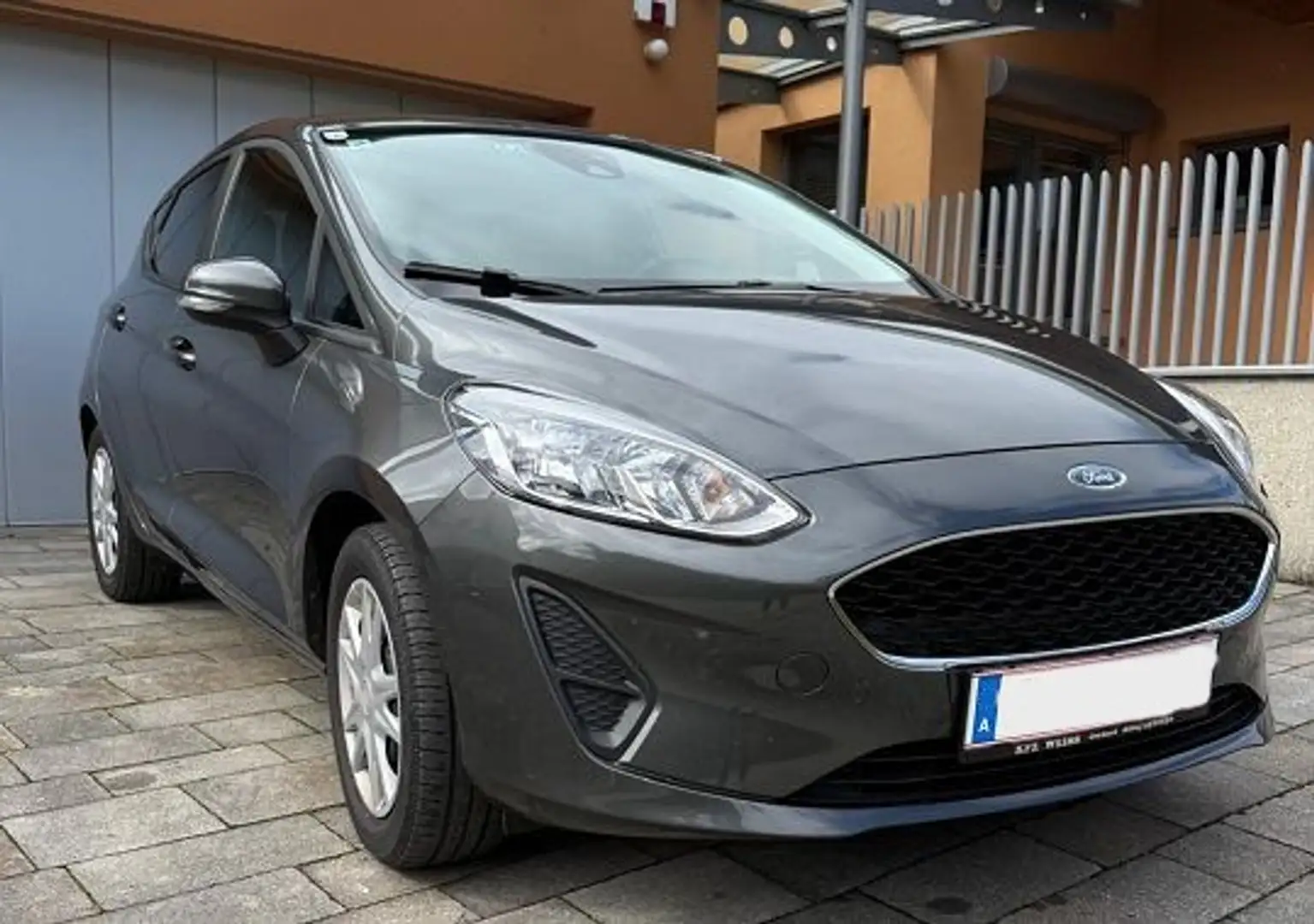 Ford Fiesta Fiesta Flash 1,4 i Grau - 2