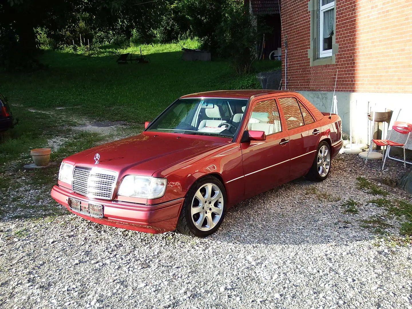 Mercedes-Benz E 220 Rot - 1