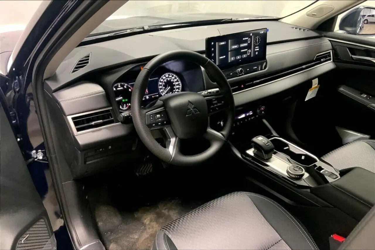 Mitsubishi Outlander снимка Mitsubishi Outlander