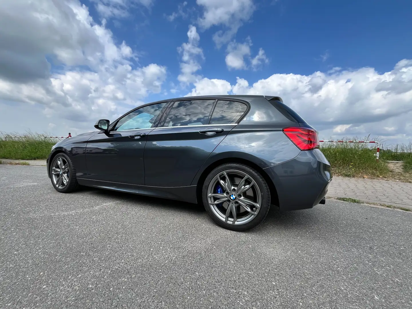 BMW 140 1er (5-Türer) M140i / Handschalter Gris - 1