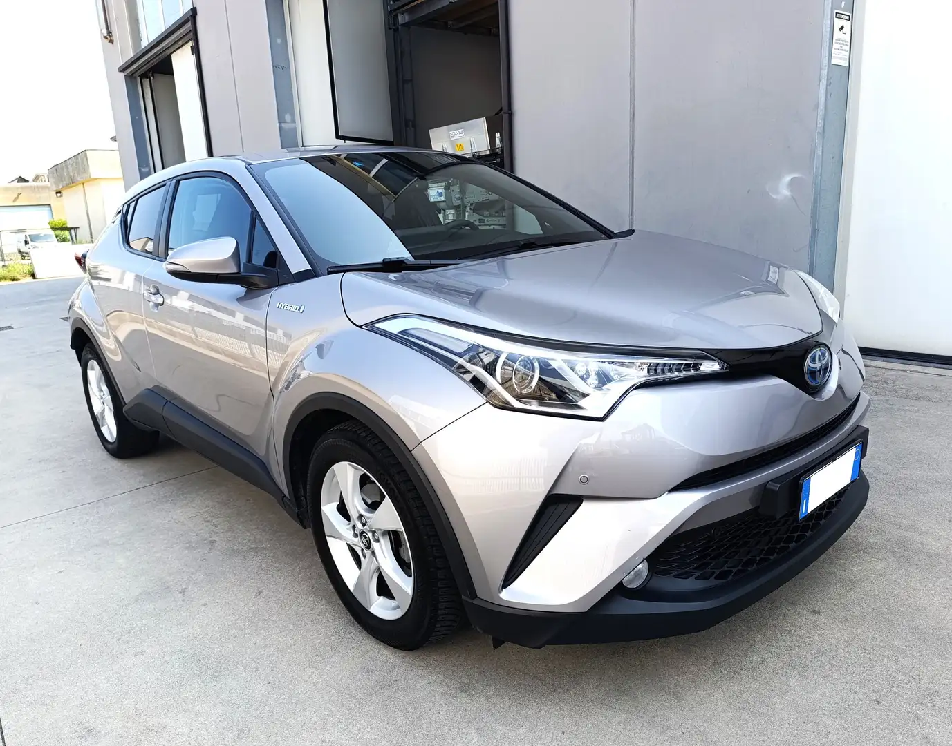 Toyota C-HR 1.8h Active 2wd e-cvt Argento - 1