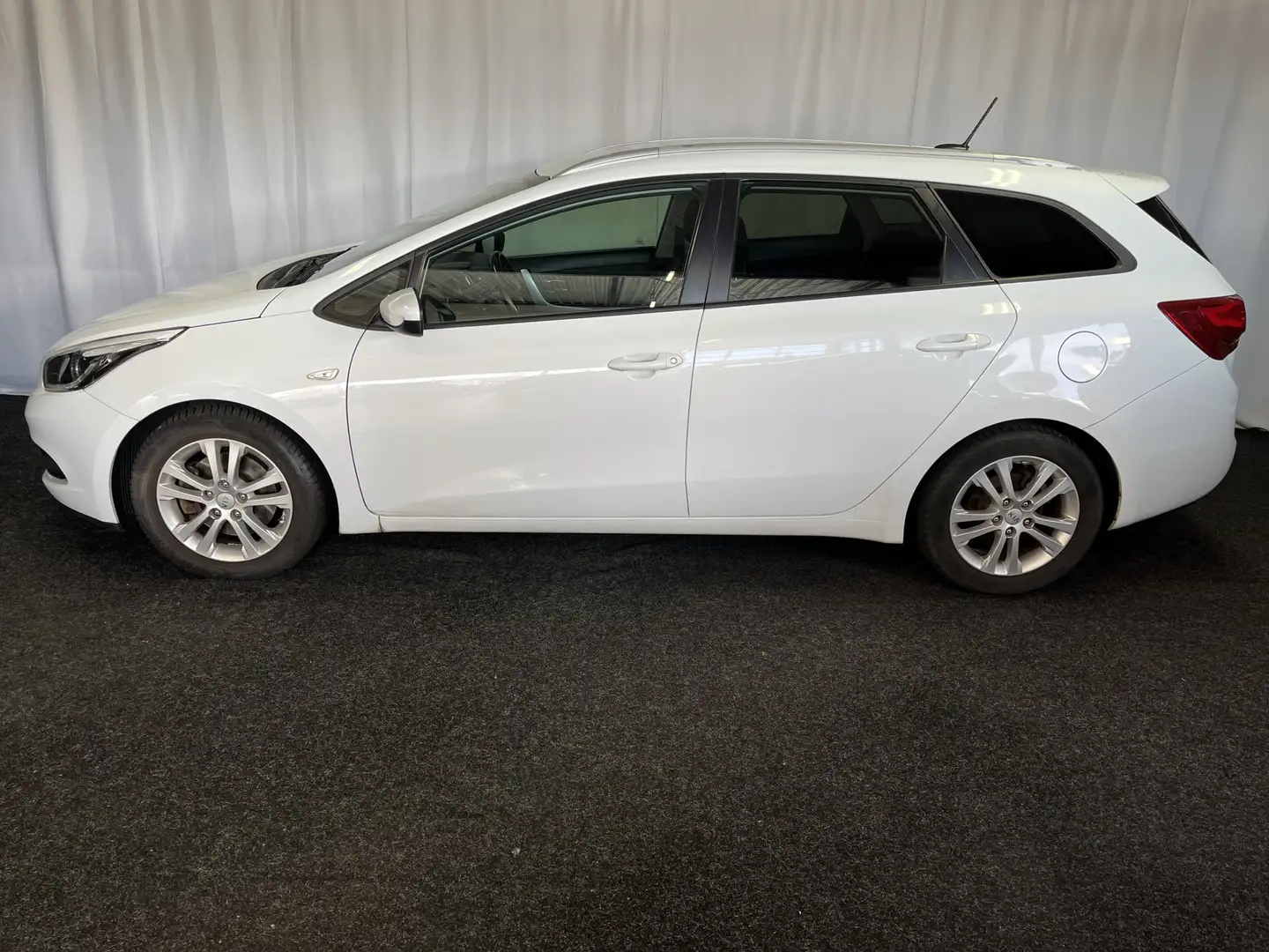 Kia Ceed SW / cee'd SW Sportswagon 1.6 GDI ComfortLine AIRCO/CRUISE/PDC/L Білий - 2