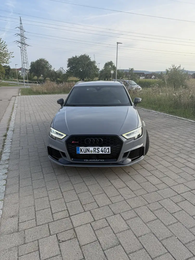 Audi RS3 Sportback 8V 2.5 TFSI quattro viele Extras! Grau - 2