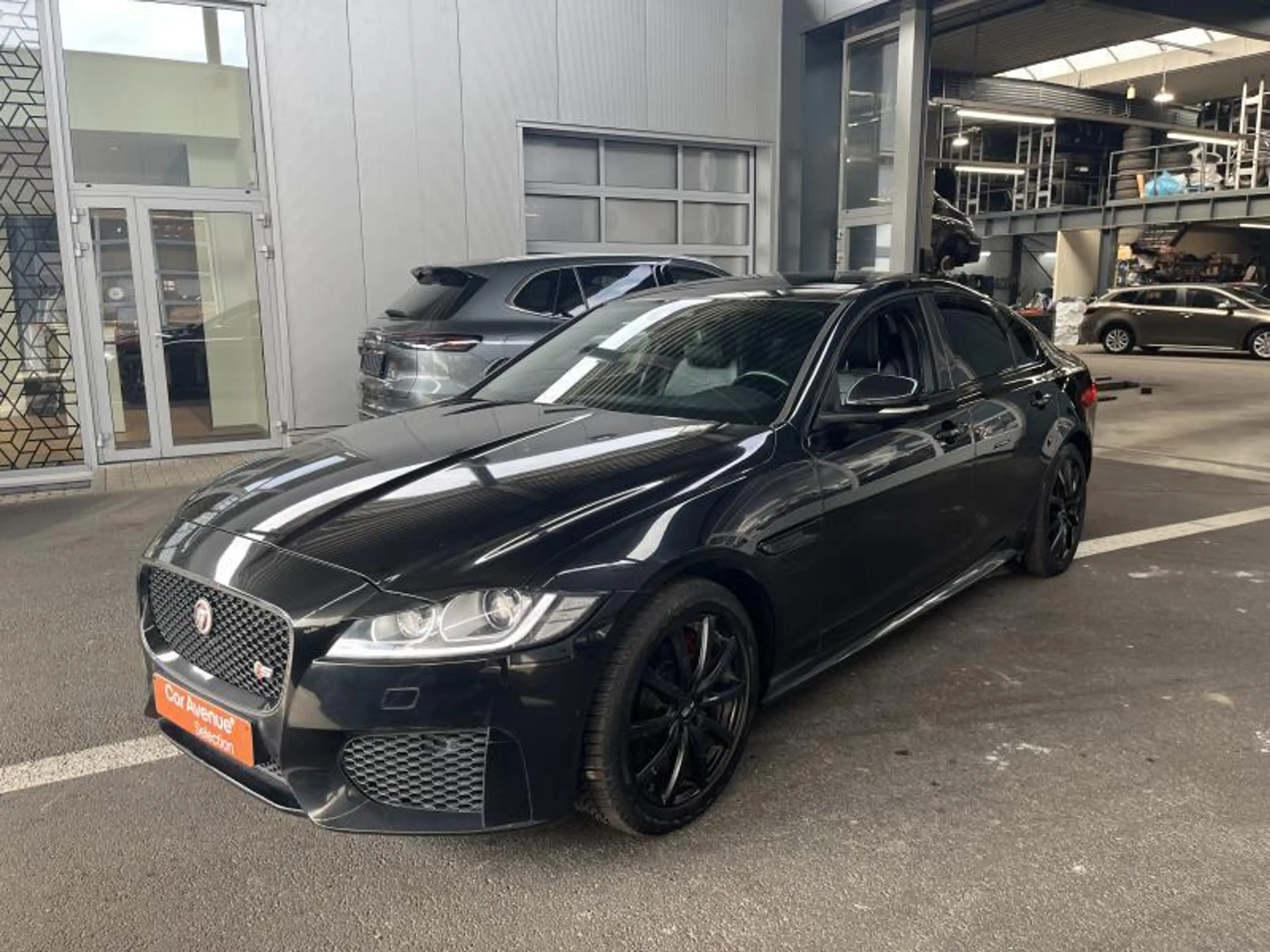 Jaguar XF 3.0 380 V6 A/TS — photo 15