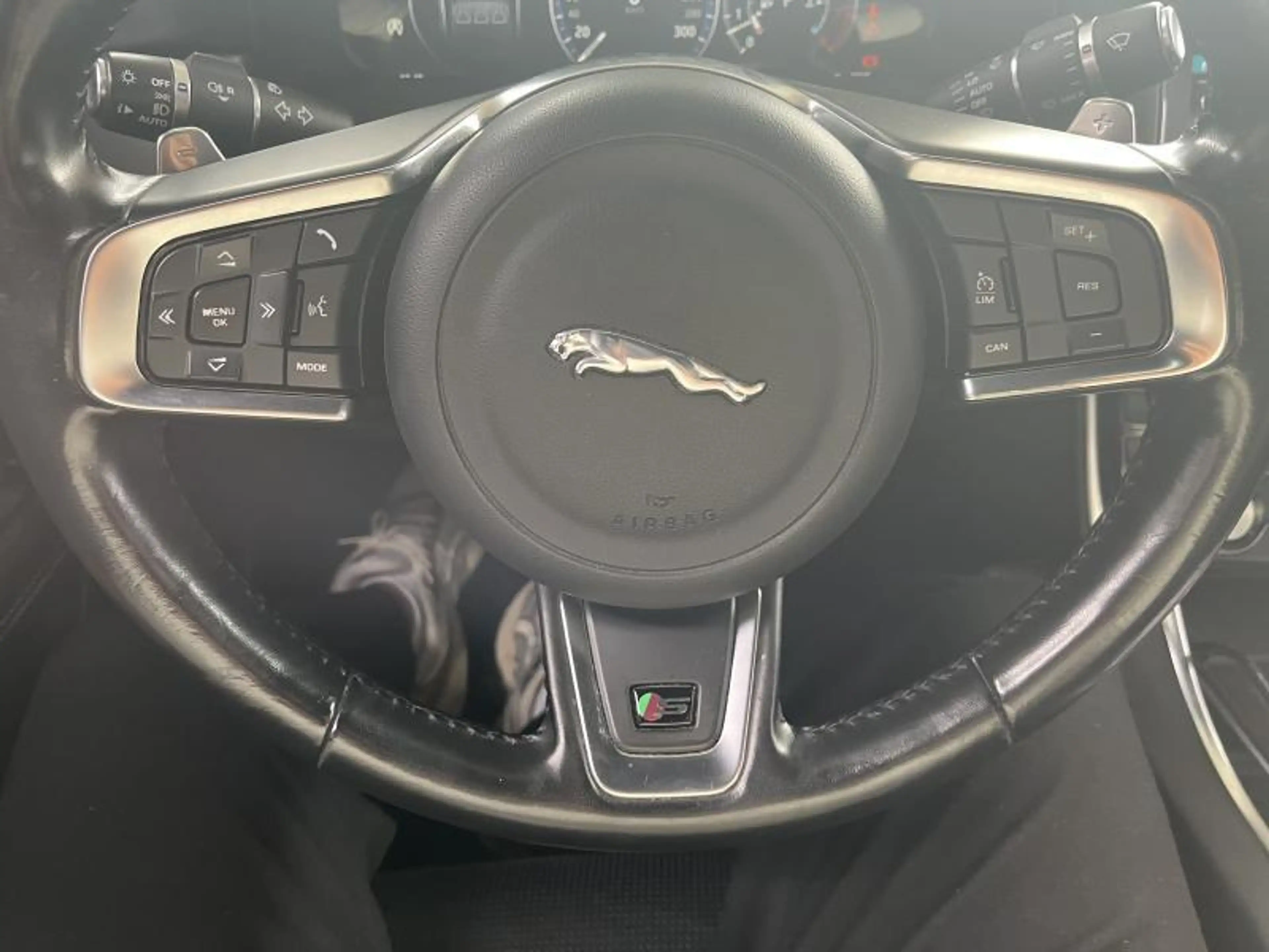 Jaguar XF 3.0 380 V6 A/TS — photo 12