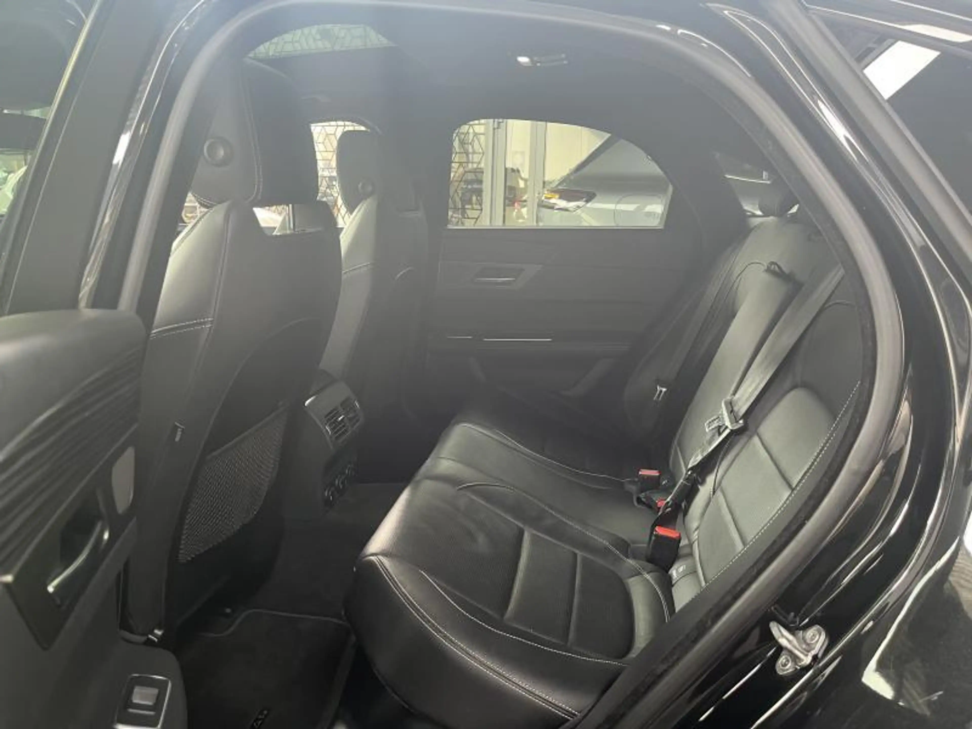 Jaguar XF 3.0 380 V6 A/TS — photo 13