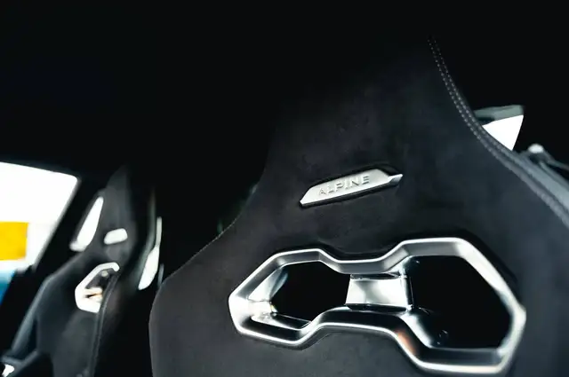 Alpine A110 view 7