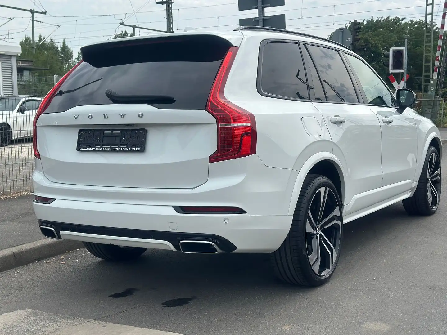 Volvo XC90 R DESIGN AWD SPORTPAKET*22`LM+AHK+MOD.2020* Weiß - 2
