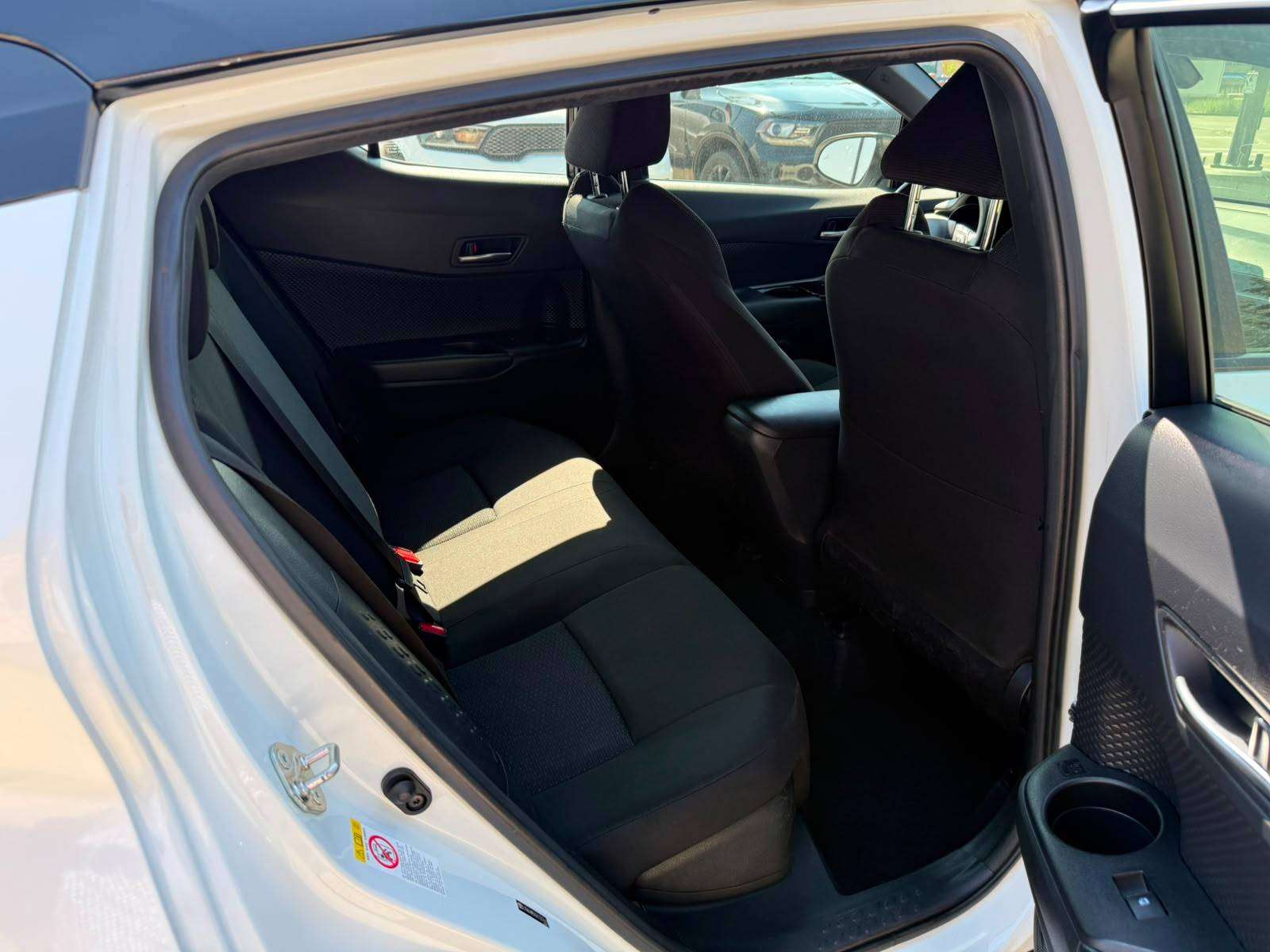 2019 Toyota C-HR — view 11