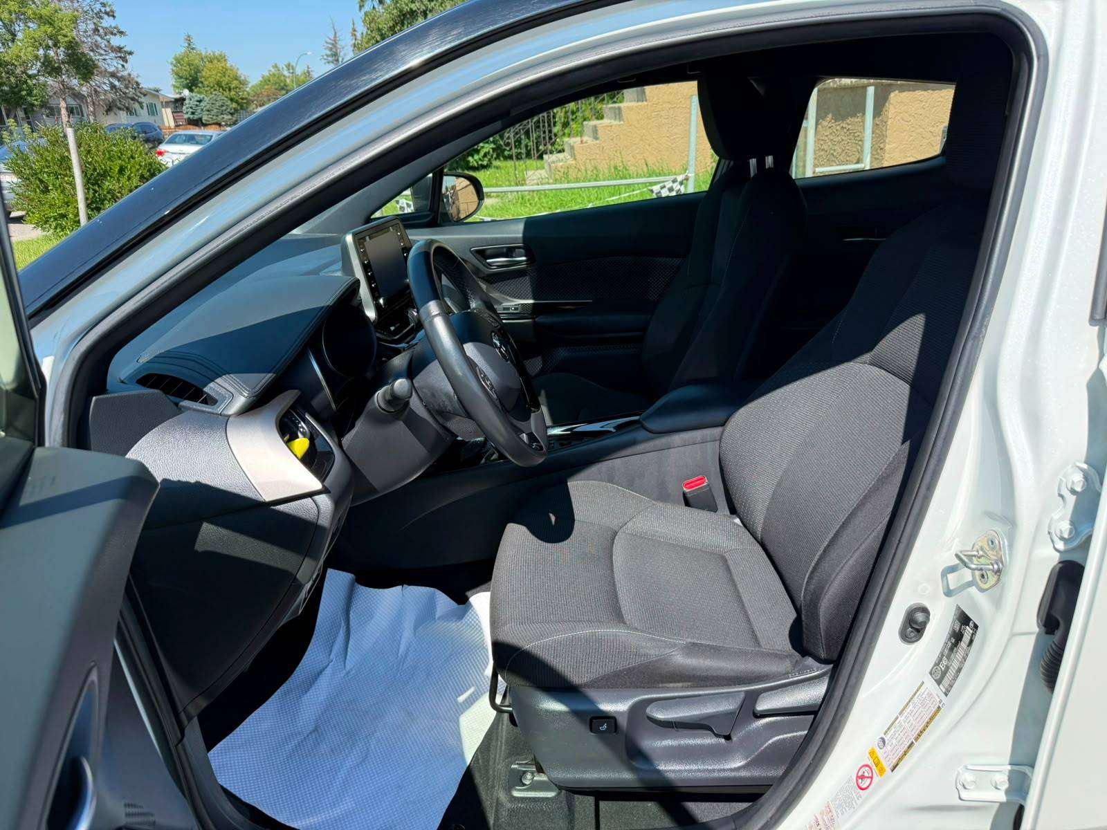 2019 Toyota C-HR — view 8
