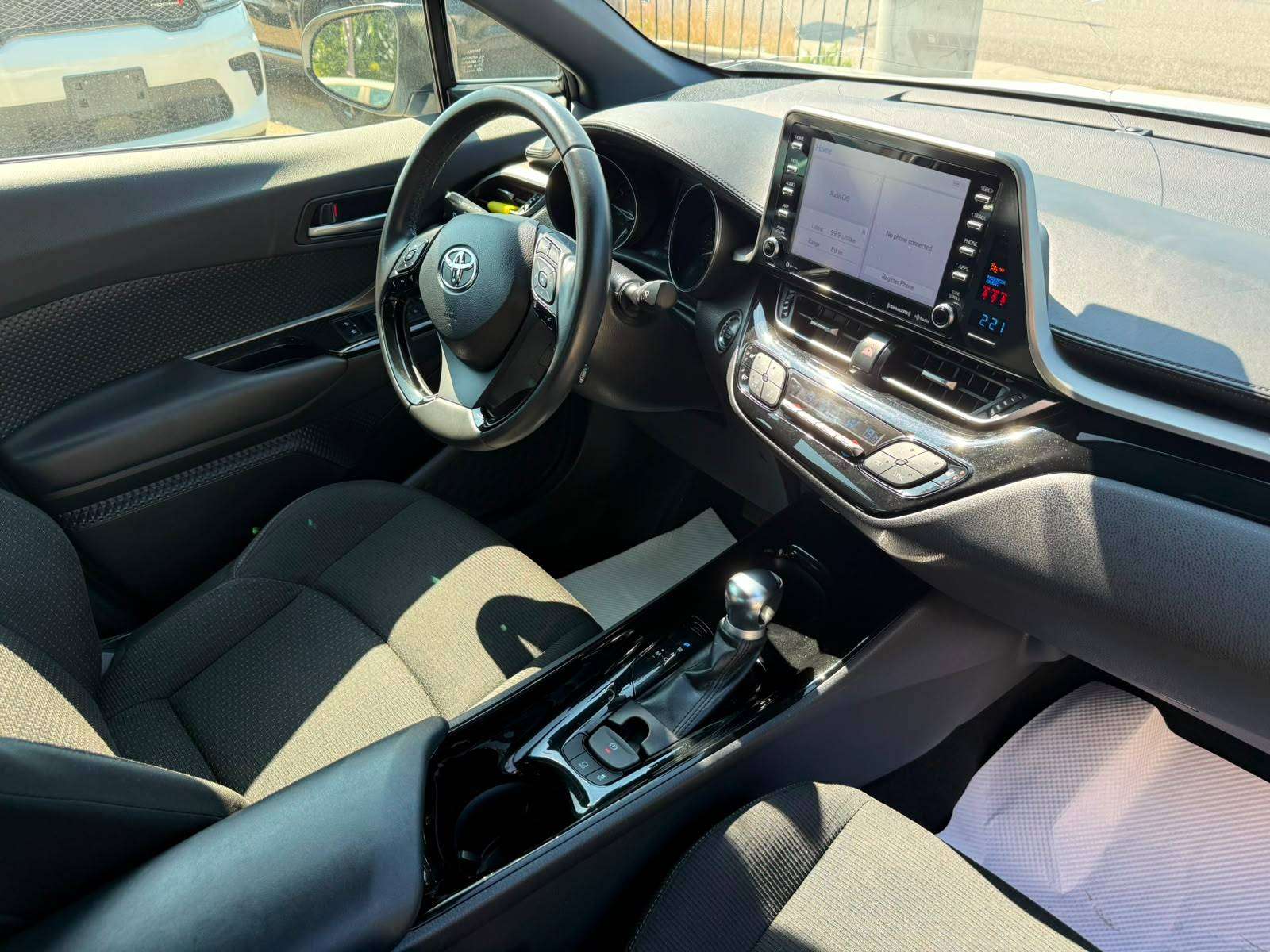 2019 Toyota C-HR — view 12