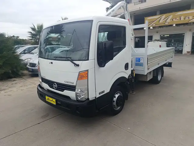 Nissan Cabstar Cabstar 35.13 2.5 TDI 130CV CASSONE FISSO CON GRU revisione gru 03/2026