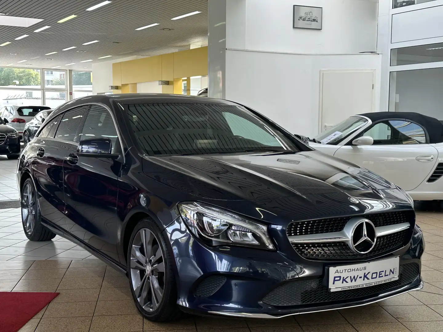 Mercedes-Benz CLA 200 d 4M*KAMERA*LED*NAVi*ToTW Blau - 2