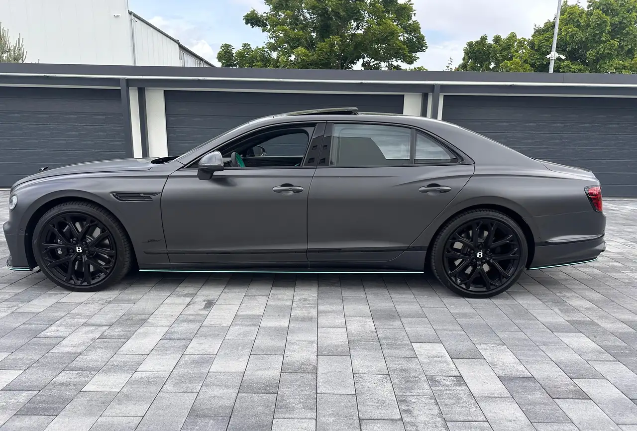 Bentley Flying Spur 2023 — фото 10