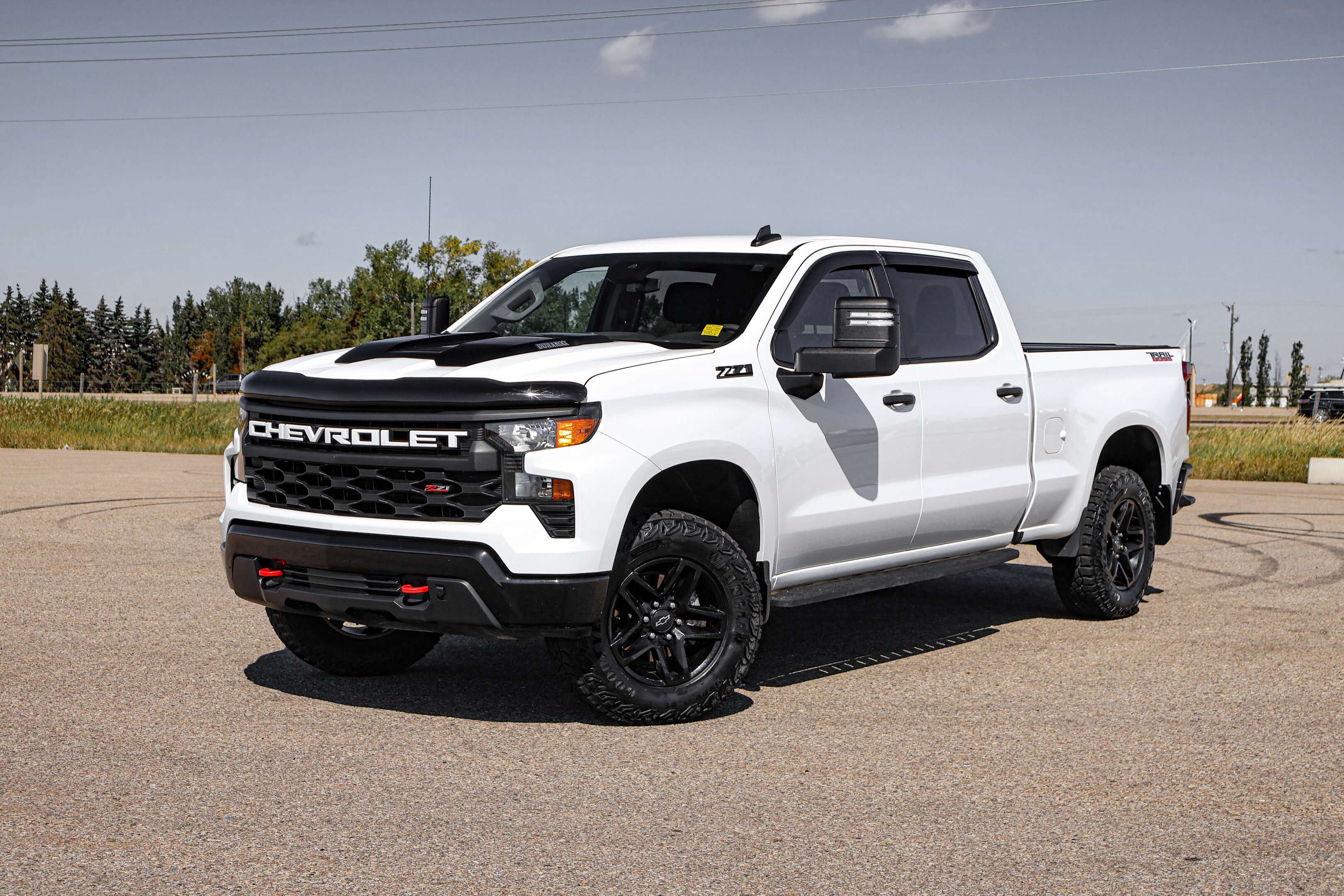 2024 Chevrolet Silverado 1500 CUSTOM TRAIL BOSS CREWCAB 4X4 LOW KMS