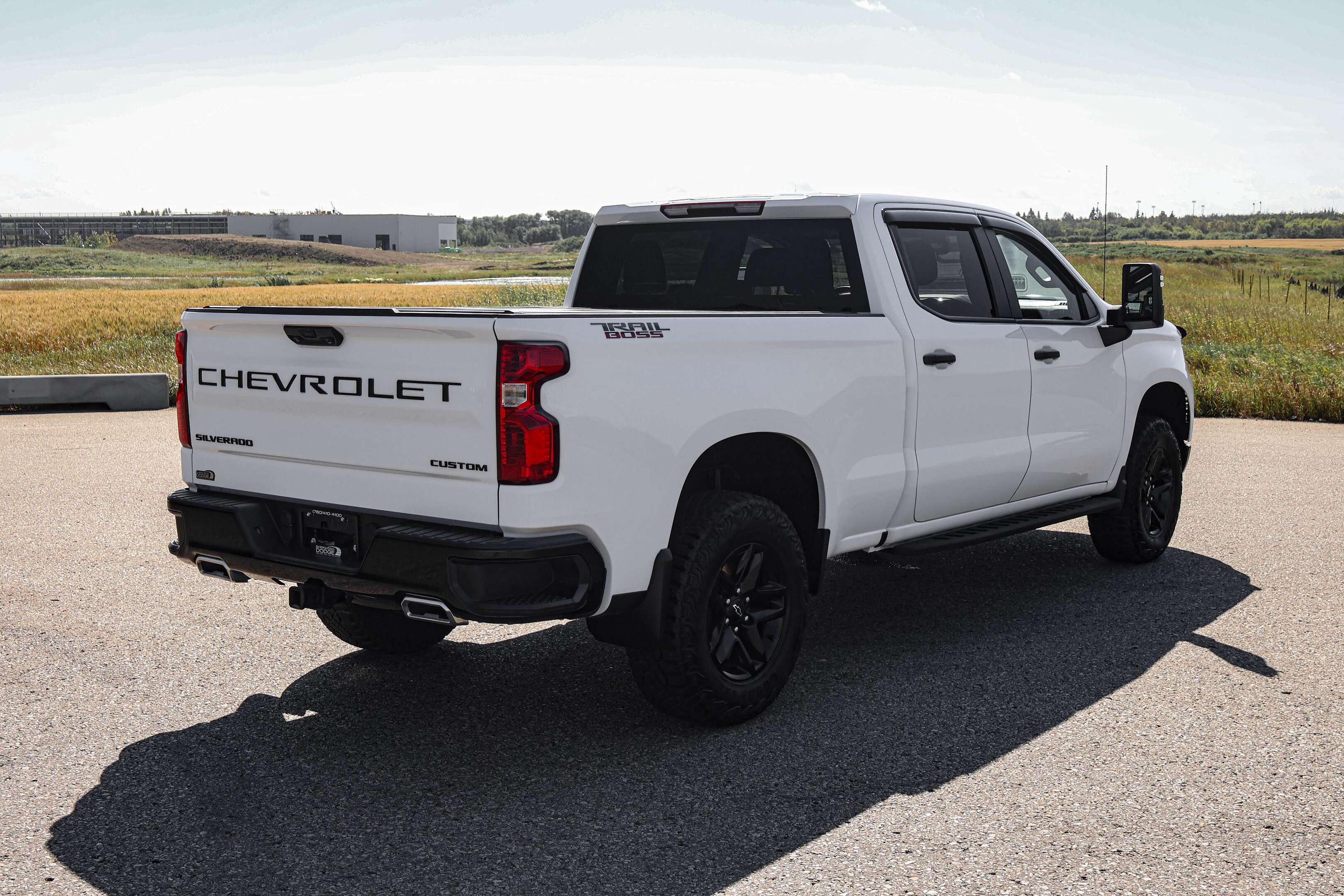 2024 Chevrolet Silverado 1500 CUSTOM TRAIL BOSS CREWCAB 4X4 LOW KMS — снимка 1