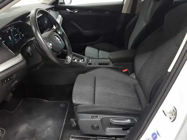Skoda Octavia view 7