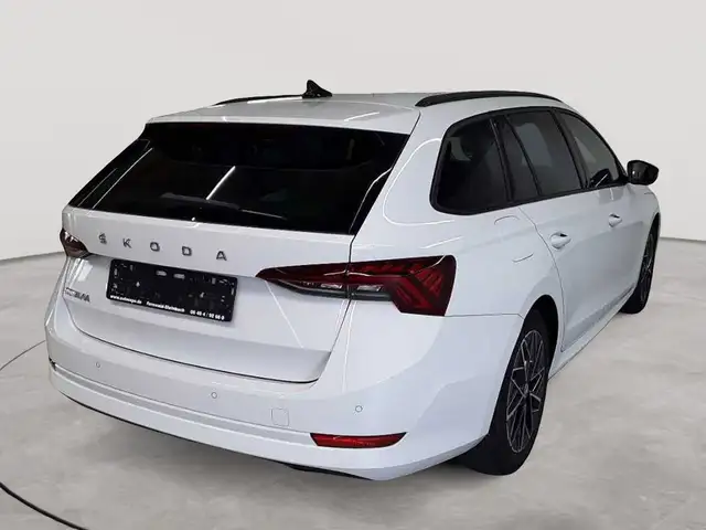 Skoda Octavia view 4