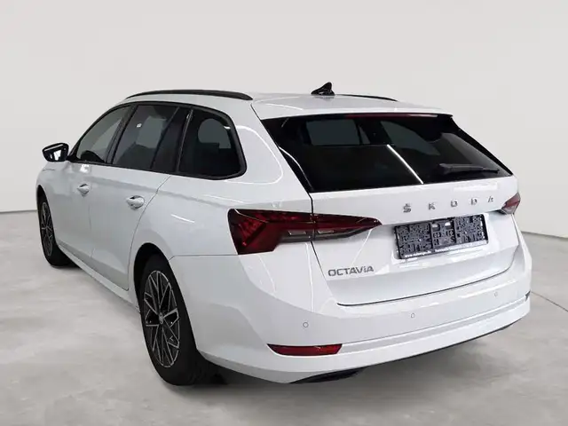 Skoda Octavia view 5