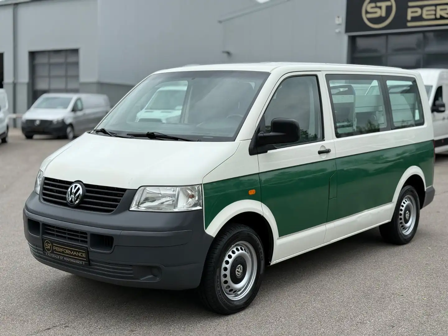 Volkswagen T5 Transporter 2.5 TDI DSG KLIMA SHZ AHK STDHZ Grau - 1